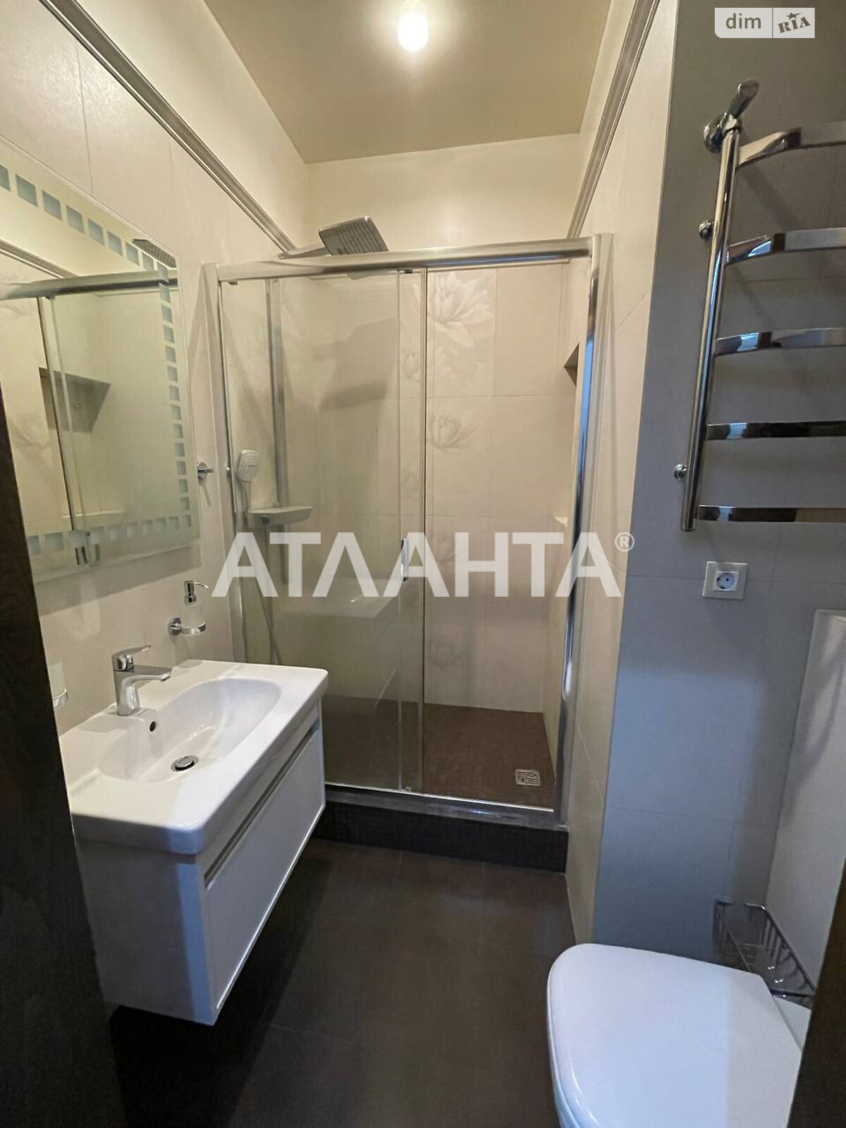 Продаж трикімнатної квартири в Одесі, на вул. Незалежності 11/2, район Приморський фото 1 Продаж трикімнатної квартири в Одесі, на вул. Незалежності 11/2, район Приморський фото 1