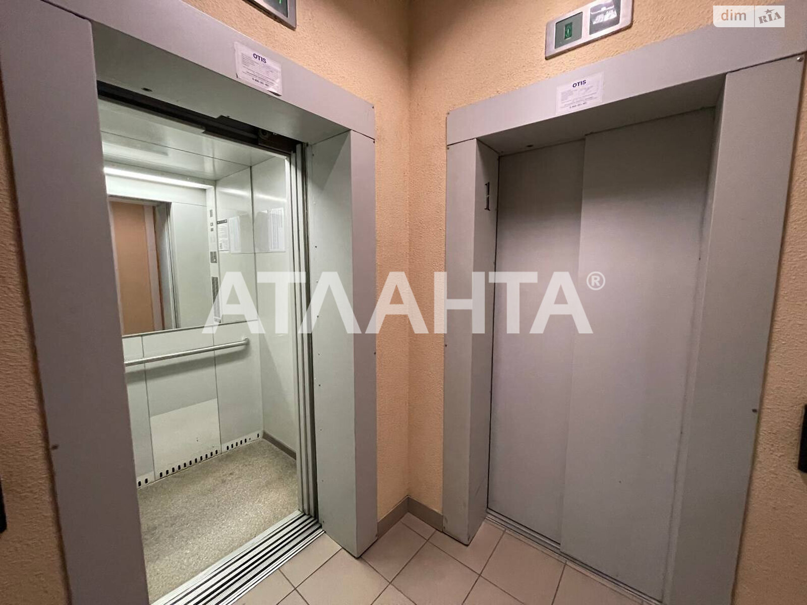 Продаж трикімнатної квартири в Одесі, на вул. Незалежності 11/2, район Приморський фото 1 Продаж трикімнатної квартири в Одесі, на вул. Незалежності 11/2, район Приморський фото 1