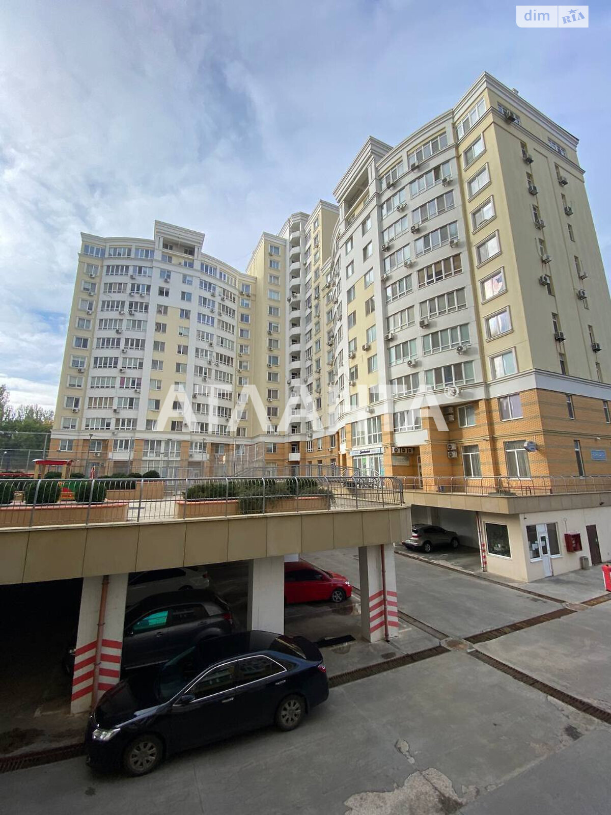 Продаж трикімнатної квартири в Одесі, на вул. Незалежності 11/2, район Приморський фото 1 Продаж трикімнатної квартири в Одесі, на вул. Незалежності 11/2, район Приморський фото 1