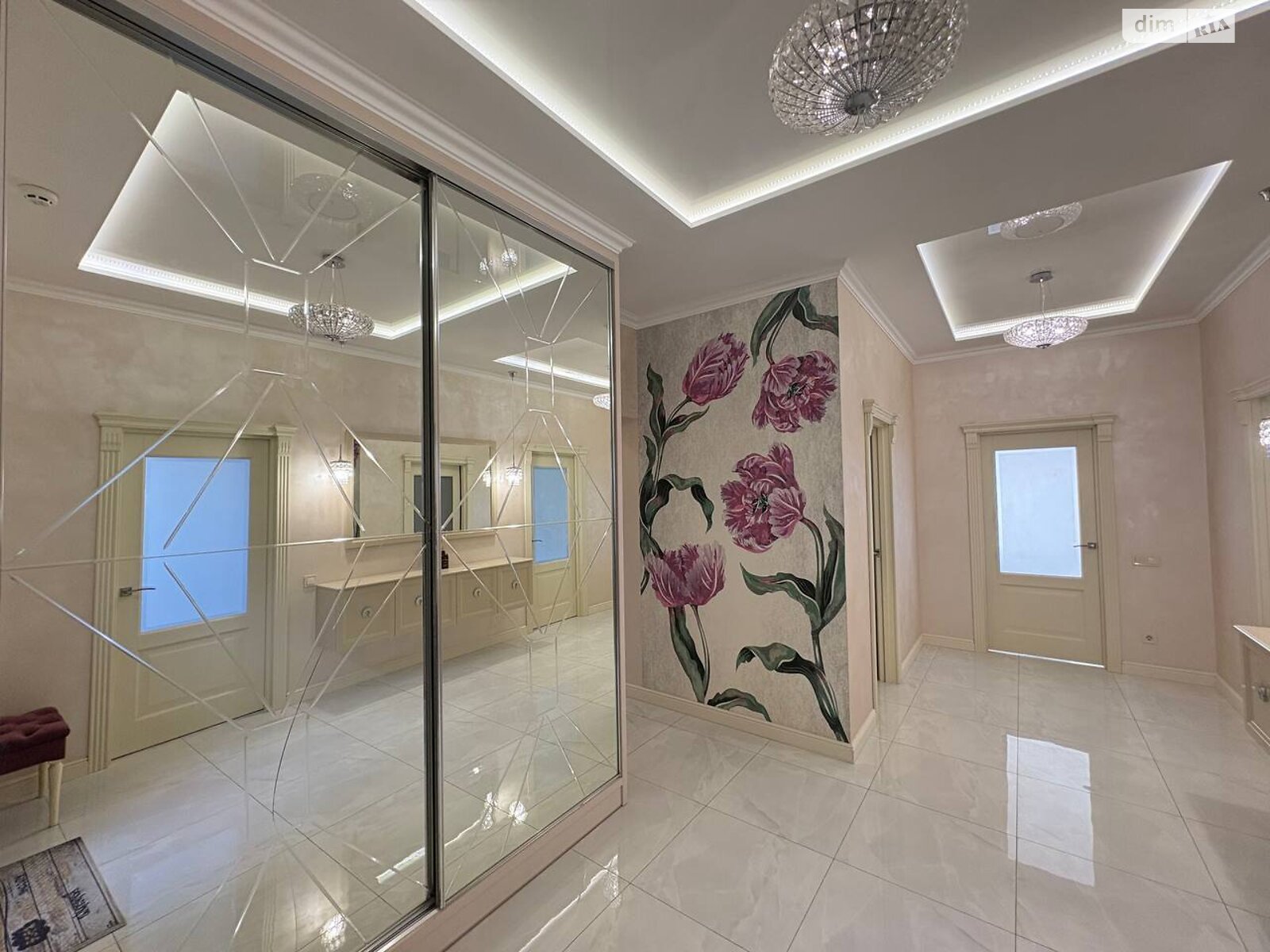 Продажа трехкомнатной квартиры в Одессе, на ул. Леонтовича 16, район Приморский фото 1 Продажа трехкомнатной квартиры в Одессе, на ул. Леонтовича 16, район Приморский фото 1