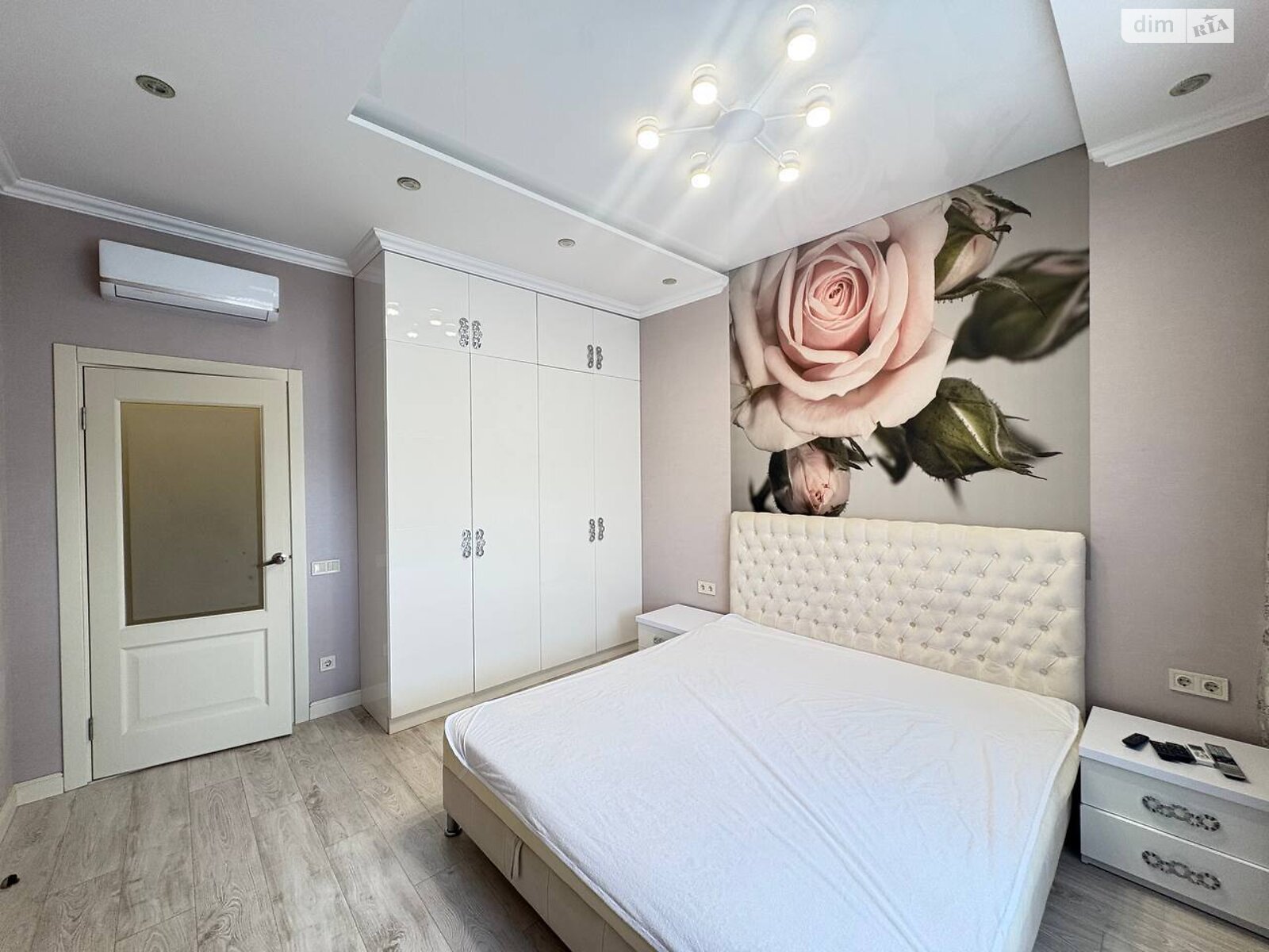 Продажа трехкомнатной квартиры в Одессе, на ул. Леонтовича 16, район Приморский фото 1 Продажа трехкомнатной квартиры в Одессе, на ул. Леонтовича 16, район Приморский фото 1