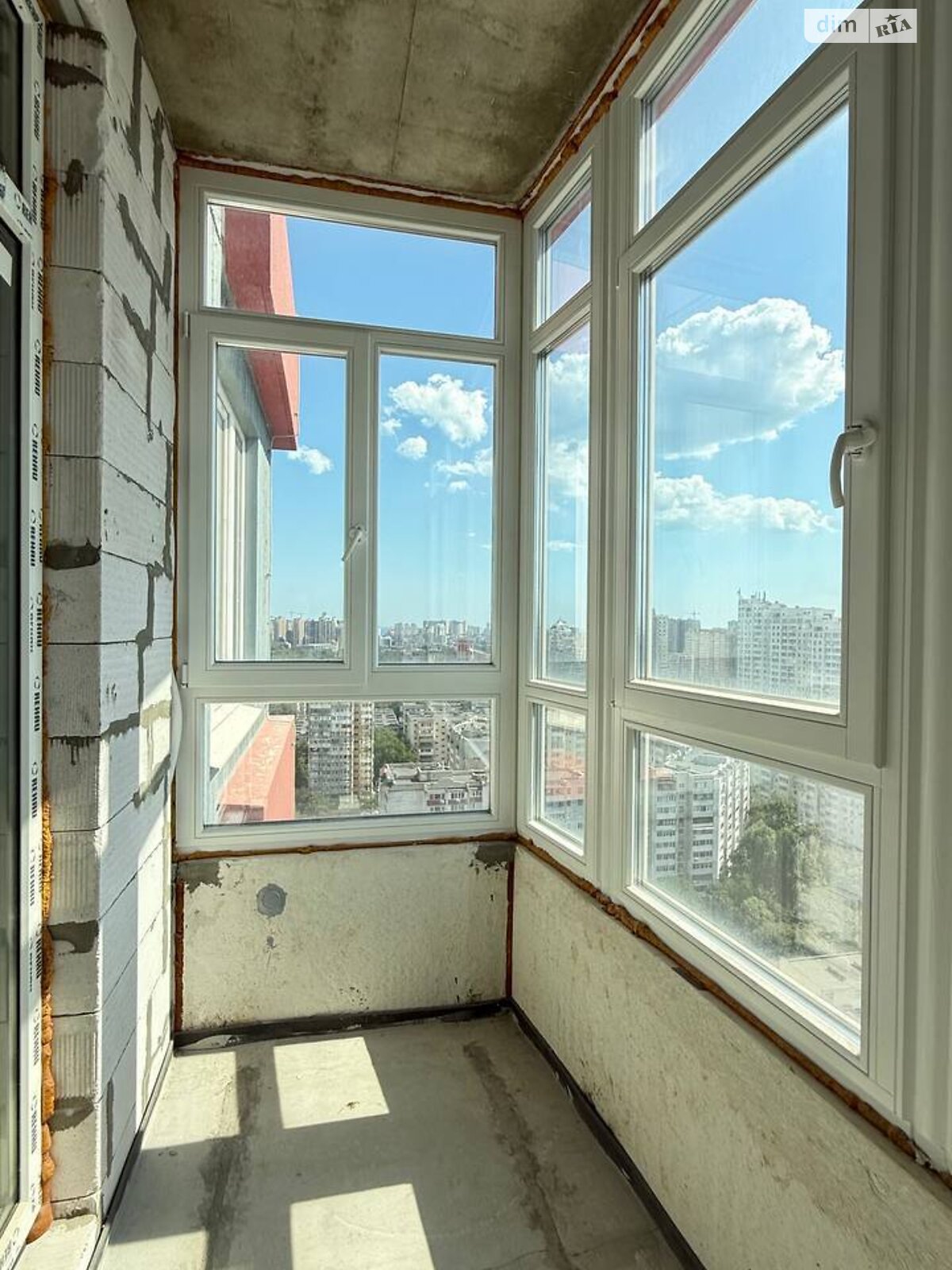Продажа трехкомнатной квартиры в Одессе, на просп. Леси Украинки, район Приморский фото 1 Продажа трехкомнатной квартиры в Одессе, на просп. Леси Украинки, район Приморский фото 1