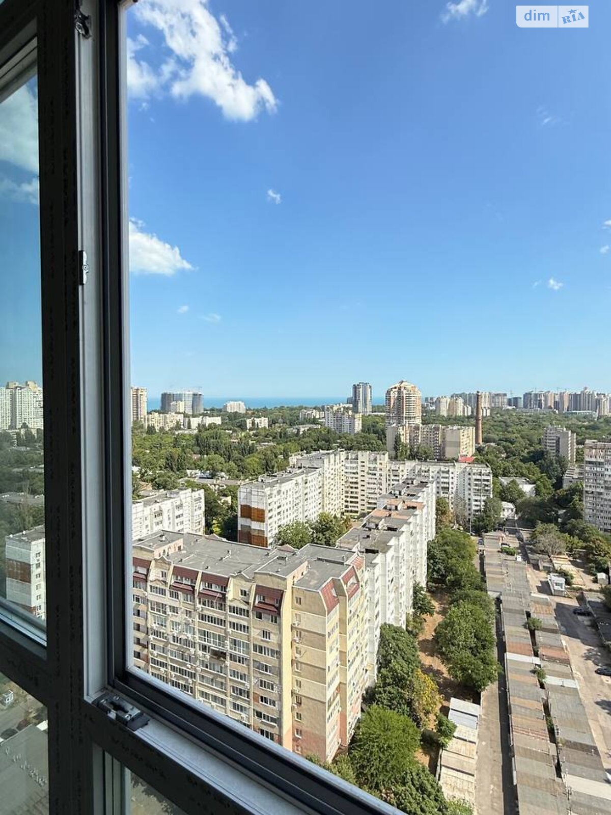 Продажа трехкомнатной квартиры в Одессе, на просп. Леси Украинки, район Приморский фото 1 Продажа трехкомнатной квартиры в Одессе, на просп. Леси Украинки, район Приморский фото 1