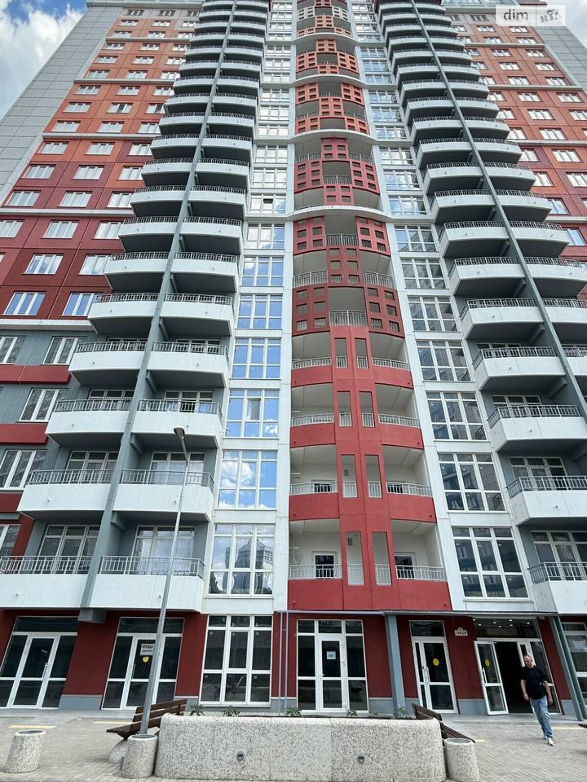 Продажа трехкомнатной квартиры в Одессе, на просп. Леси Украинки, район Приморский фото 1 Продажа трехкомнатной квартиры в Одессе, на просп. Леси Украинки, район Приморский фото 1