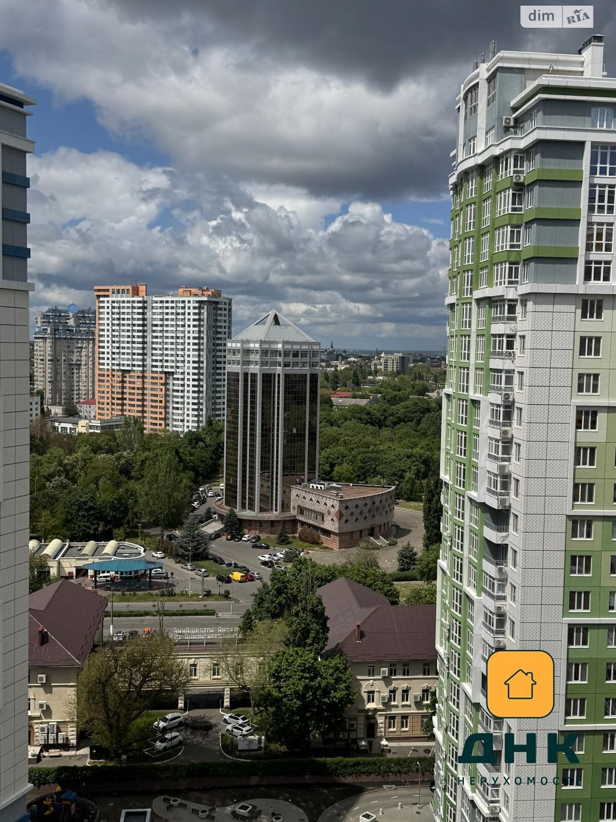 Продаж двокімнатної квартири в Одесі, на просп. Лесі Українки 19 корпус 4, район Приморський фото 1