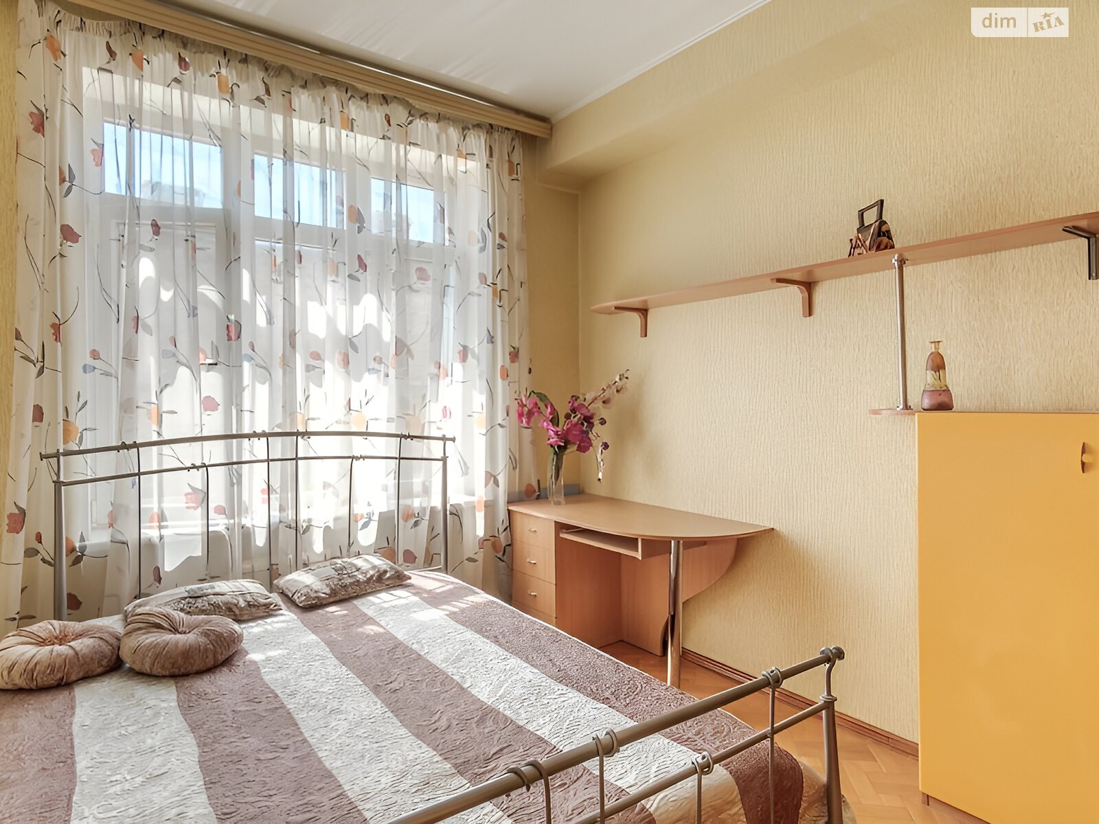 Продажа четырехкомнатной квартиры в Одессе, на ул. Лейтенанта Шмидта 19, район Приморский фото 1 Продажа четырехкомнатной квартиры в Одессе, на ул. Лейтенанта Шмидта 19, район Приморский фото 1