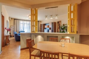 Продаж трикімнатної квартири в Одесі, на вул. Лейтенанта Шмідта, район Приморський фото 2 Продаж трикімнатної квартири в Одесі, на вул. Лейтенанта Шмідта, район Приморський фото 2