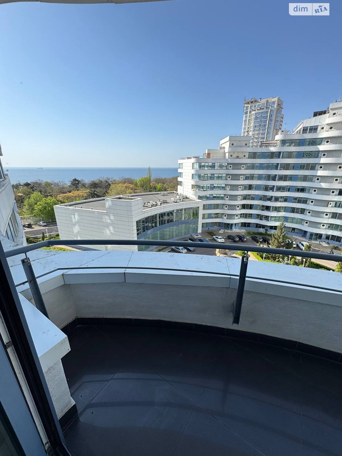 Продаж трикімнатної квартири в Одесі, на вул. Літературна 1А, район Приморський фото 1 Продаж трикімнатної квартири в Одесі, на вул. Літературна 1А, район Приморський фото 1