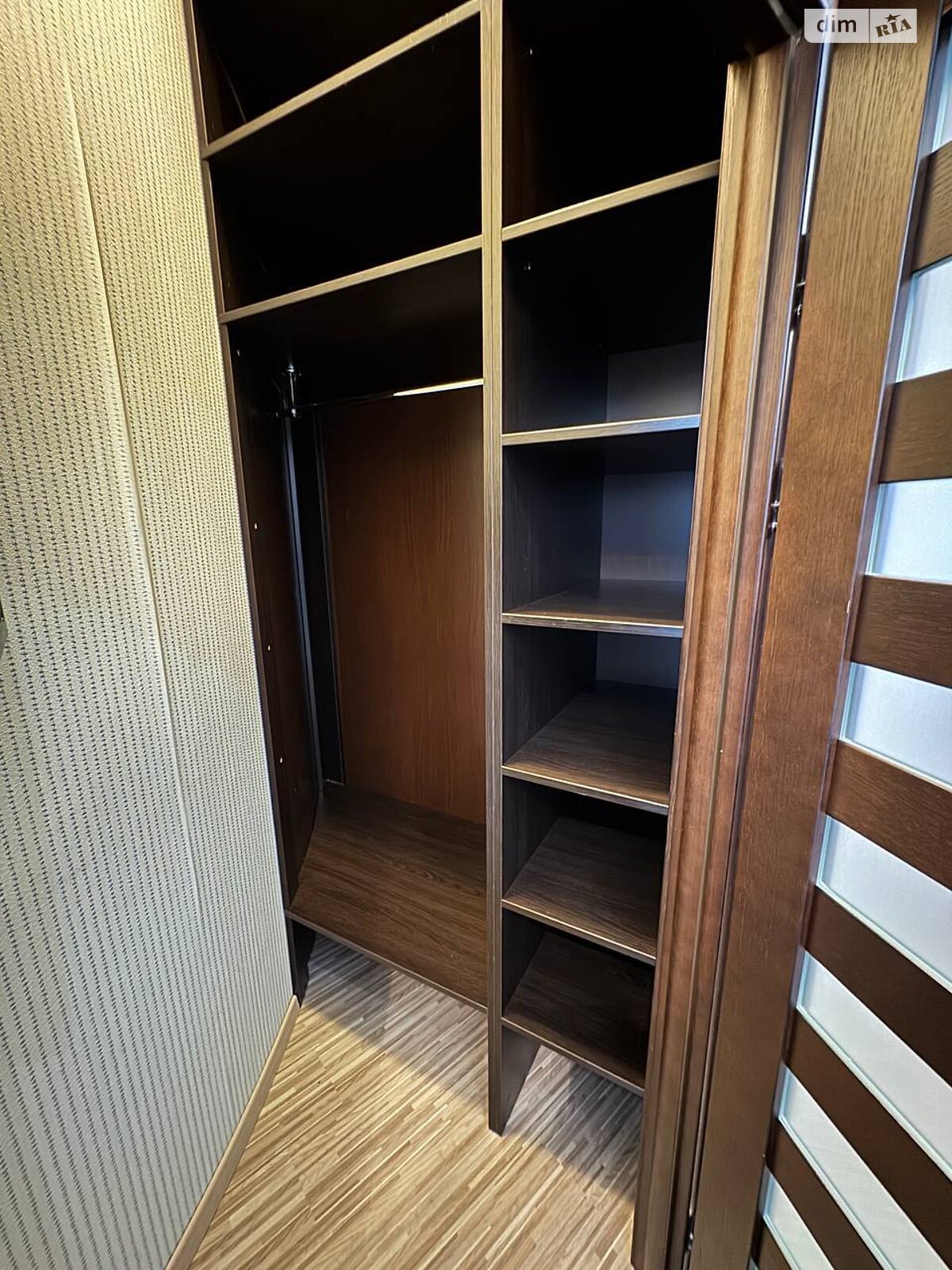 Продаж трикімнатної квартири в Одесі, на вул. Літературна 1А, район Приморський фото 1 Продаж трикімнатної квартири в Одесі, на вул. Літературна 1А, район Приморський фото 1