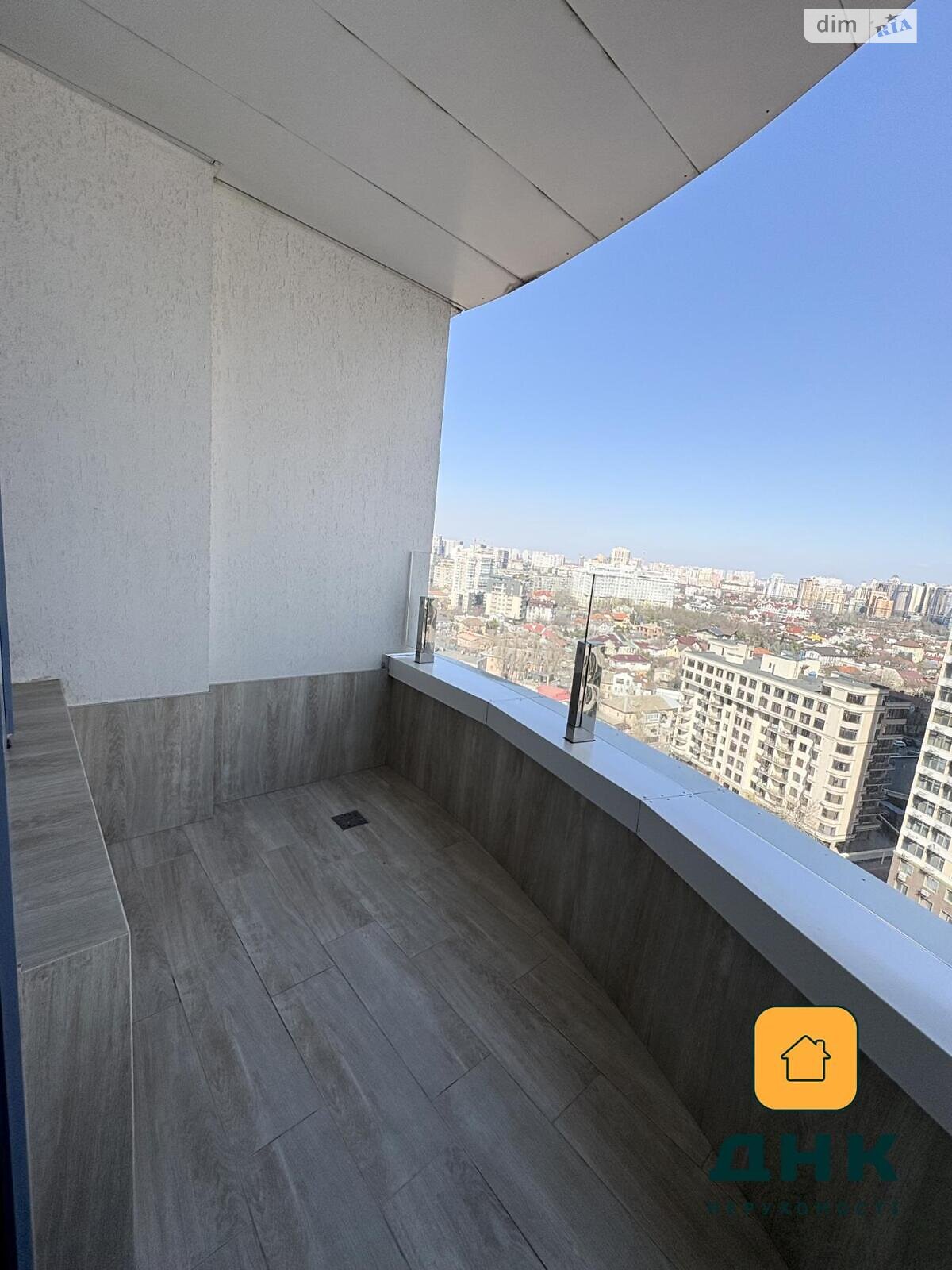 Продажа трехкомнатной квартиры в Одессе, на ул. Литературная 1А, район Приморский фото 1 Продажа трехкомнатной квартиры в Одессе, на ул. Литературная 1А, район Приморский фото 1