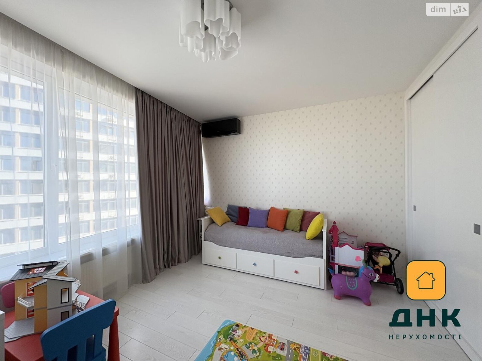 Продажа трехкомнатной квартиры в Одессе, на ул. Литературная 1А, район Приморский фото 1 Продажа трехкомнатной квартиры в Одессе, на ул. Литературная 1А, район Приморский фото 1