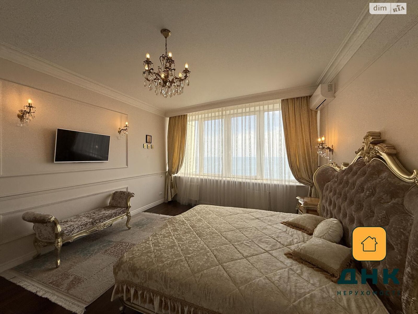 Продажа трехкомнатной квартиры в Одессе, на ул. Литературная 12, район Приморский фото 1 Продажа трехкомнатной квартиры в Одессе, на ул. Литературная 12, район Приморский фото 1