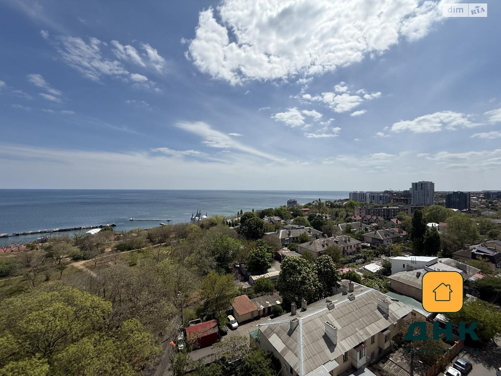 Продажа трехкомнатной квартиры в Одессе, на ул. Литературная 12, район Приморский фото 1 Продажа трехкомнатной квартиры в Одессе, на ул. Литературная 12, район Приморский фото 1