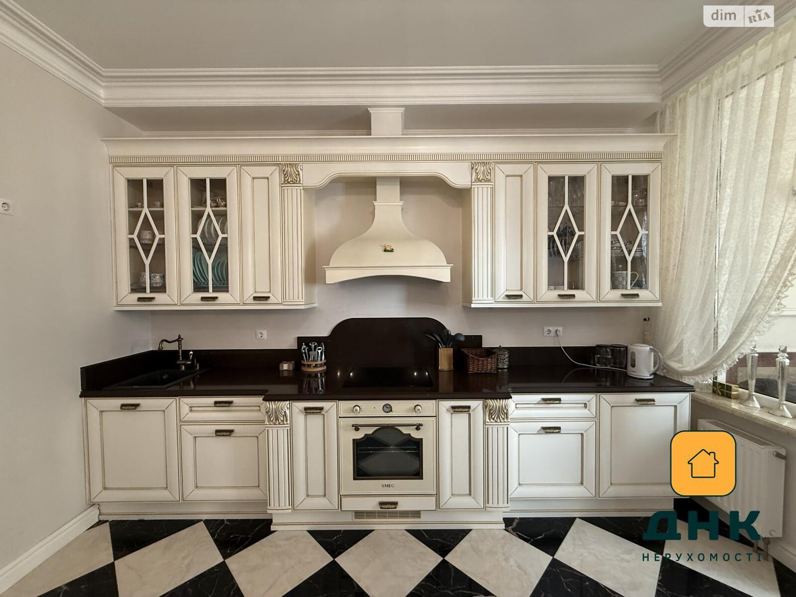 Продажа трехкомнатной квартиры в Одессе, на ул. Литературная 12, район Приморский фото 1 Продажа трехкомнатной квартиры в Одессе, на ул. Литературная 12, район Приморский фото 1