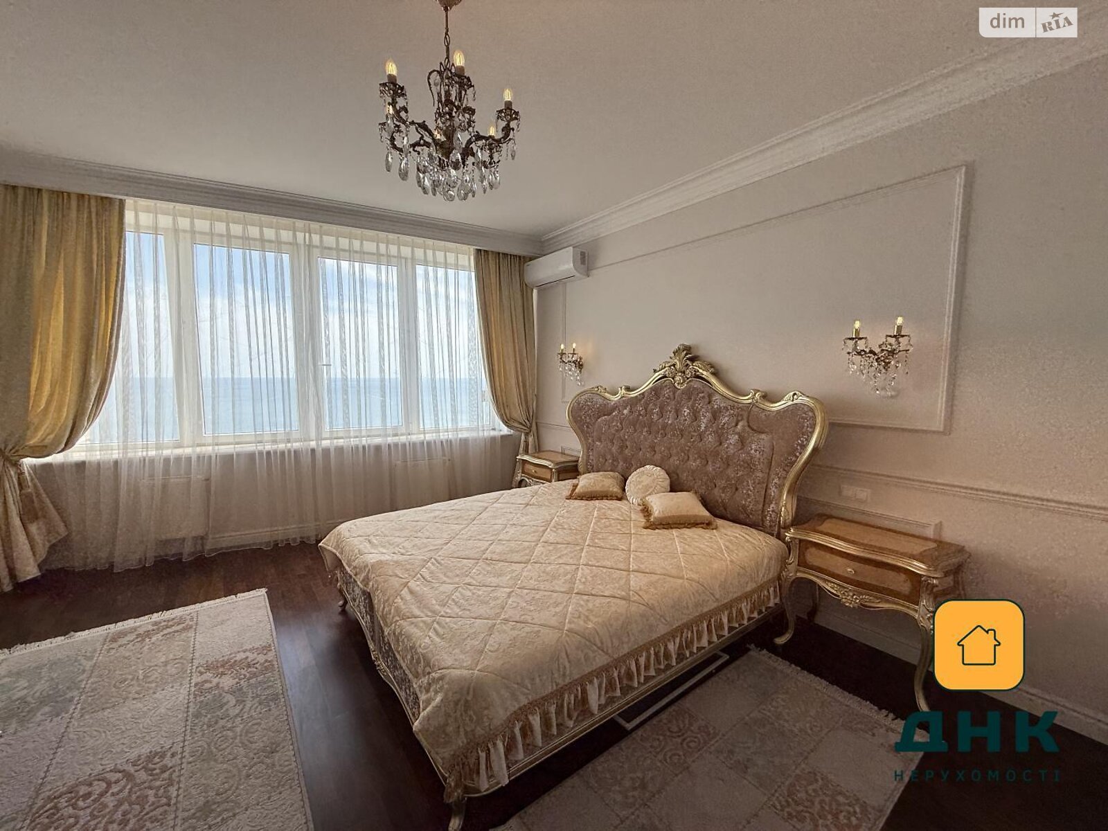 Продажа трехкомнатной квартиры в Одессе, на ул. Литературная 12, район Приморский фото 1 Продажа трехкомнатной квартиры в Одессе, на ул. Литературная 12, район Приморский фото 1