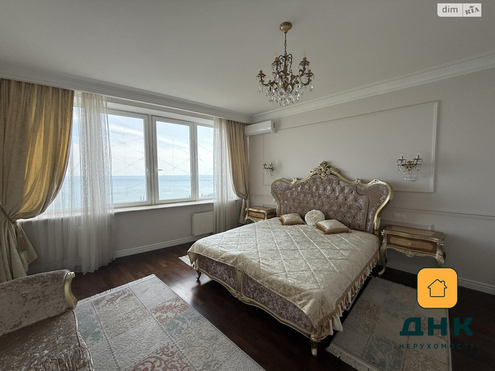 Продажа трехкомнатной квартиры в Одессе, на ул. Литературная 12, район Приморский фото 1 Продажа трехкомнатной квартиры в Одессе, на ул. Литературная 12, район Приморский фото 1