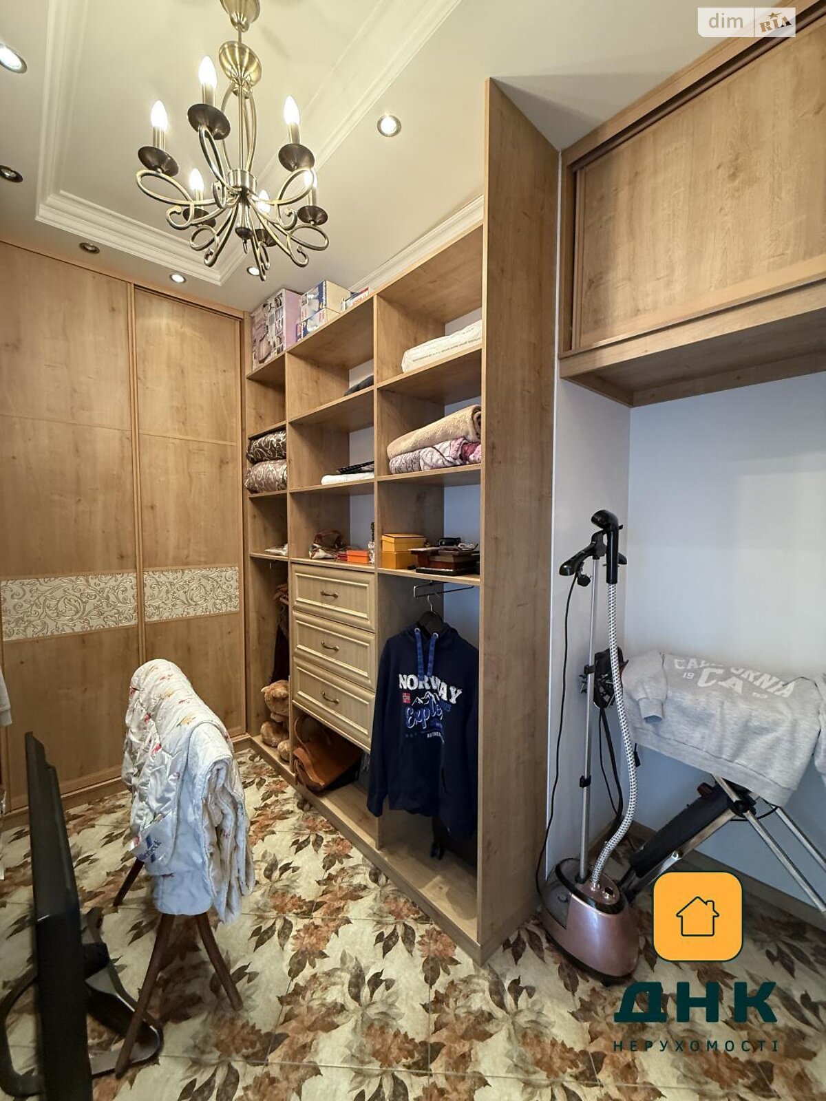 Продажа трехкомнатной квартиры в Одессе, на ул. Литературная 12, район Приморский фото 1 Продажа трехкомнатной квартиры в Одессе, на ул. Литературная 12, район Приморский фото 1