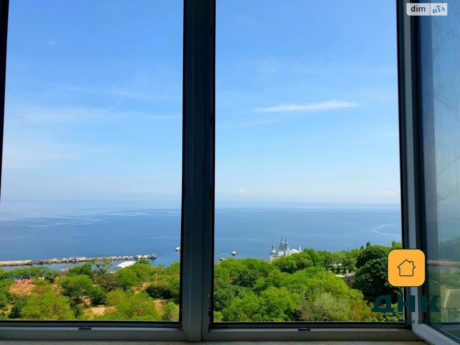 Продажа трехкомнатной квартиры в Одессе, на ул. Литературная 12, район Приморский фото 1 Продажа трехкомнатной квартиры в Одессе, на ул. Литературная 12, район Приморский фото 1