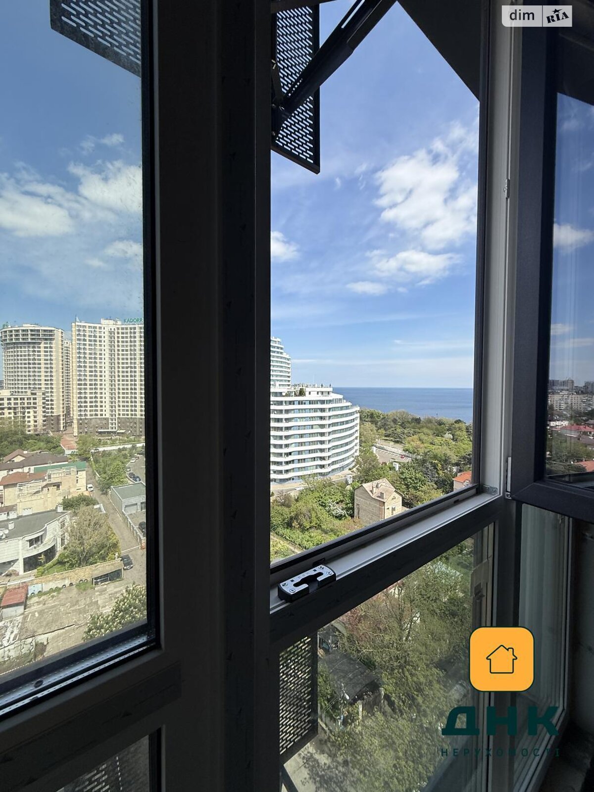Продажа однокомнатной квартиры в Одессе, на ул. Литературная 10Б, район Приморский фото 1 Продажа однокомнатной квартиры в Одессе, на ул. Литературная 10Б, район Приморский фото 1