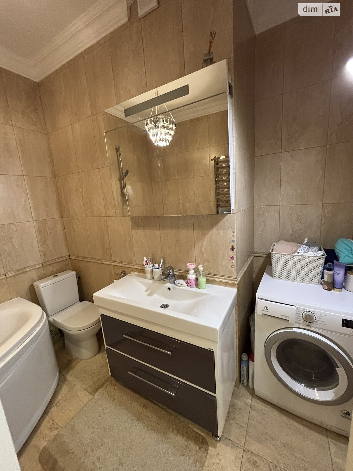 Продаж однокімнатної квартири в Одесі, на вул. Літературна 1А, район Приморський фото 1 Продаж однокімнатної квартири в Одесі, на вул. Літературна 1А, район Приморський фото 1