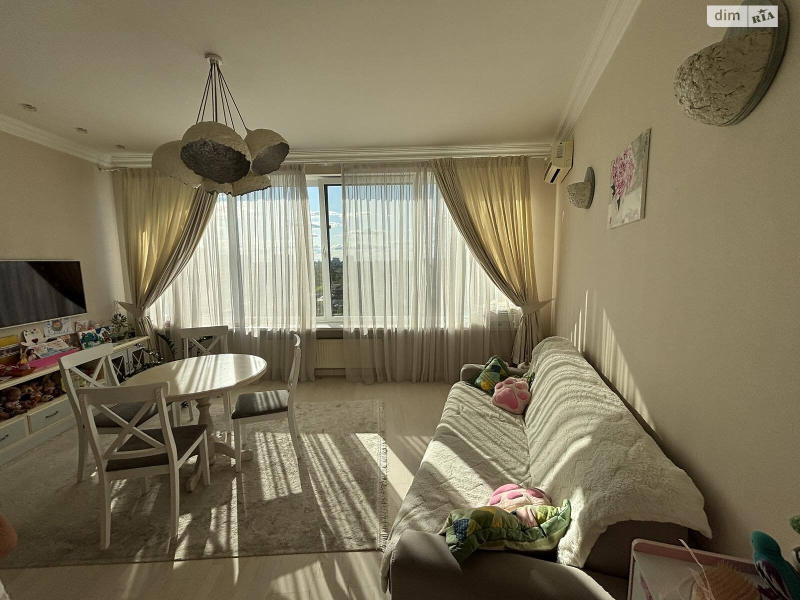 Продаж однокімнатної квартири в Одесі, на вул. Літературна 1А, район Приморський фото 1 Продаж однокімнатної квартири в Одесі, на вул. Літературна 1А, район Приморський фото 1