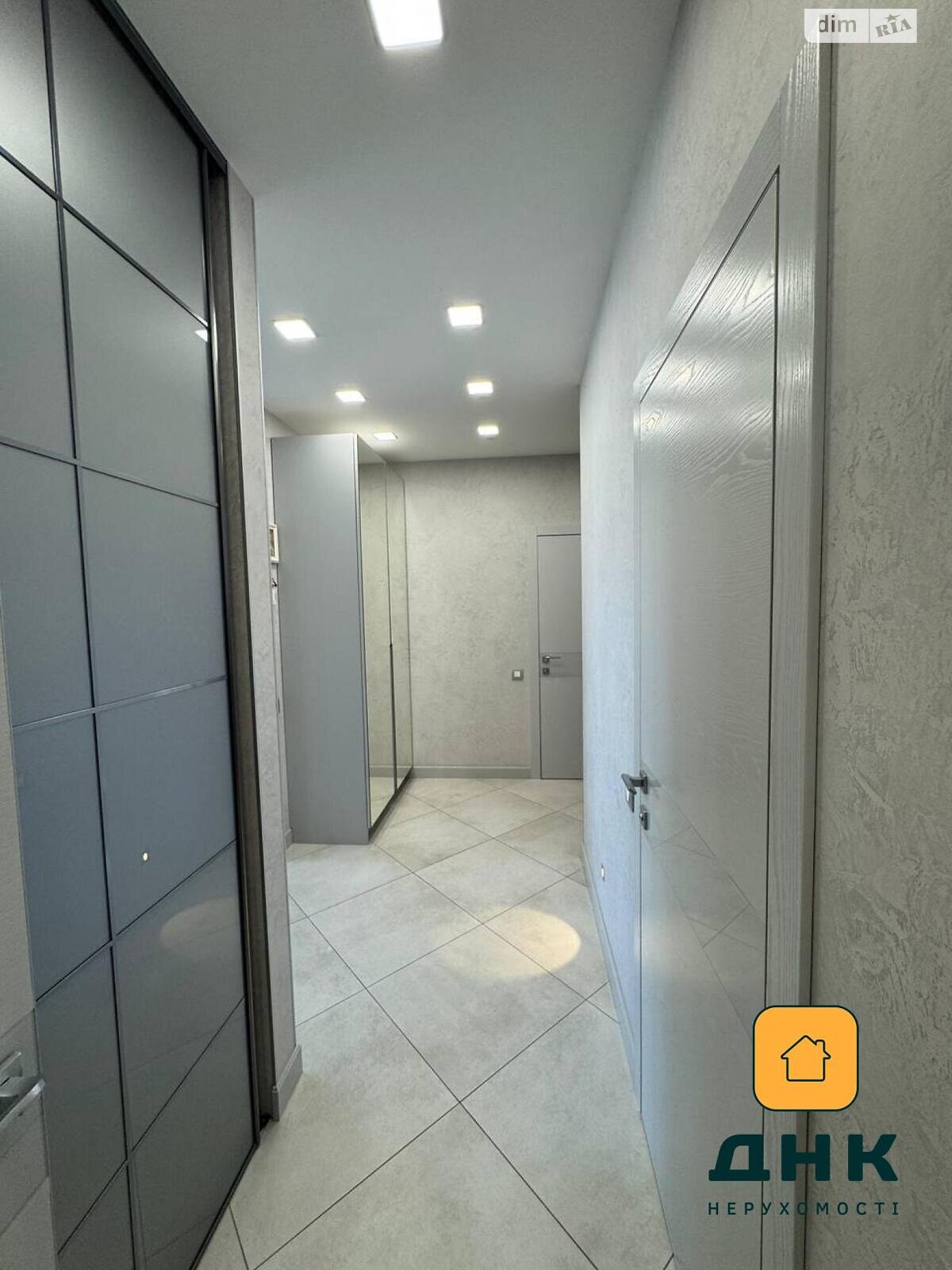 Продаж двокімнатної квартири в Одесі, на вул. Літературна 8, район Приморський фото 1