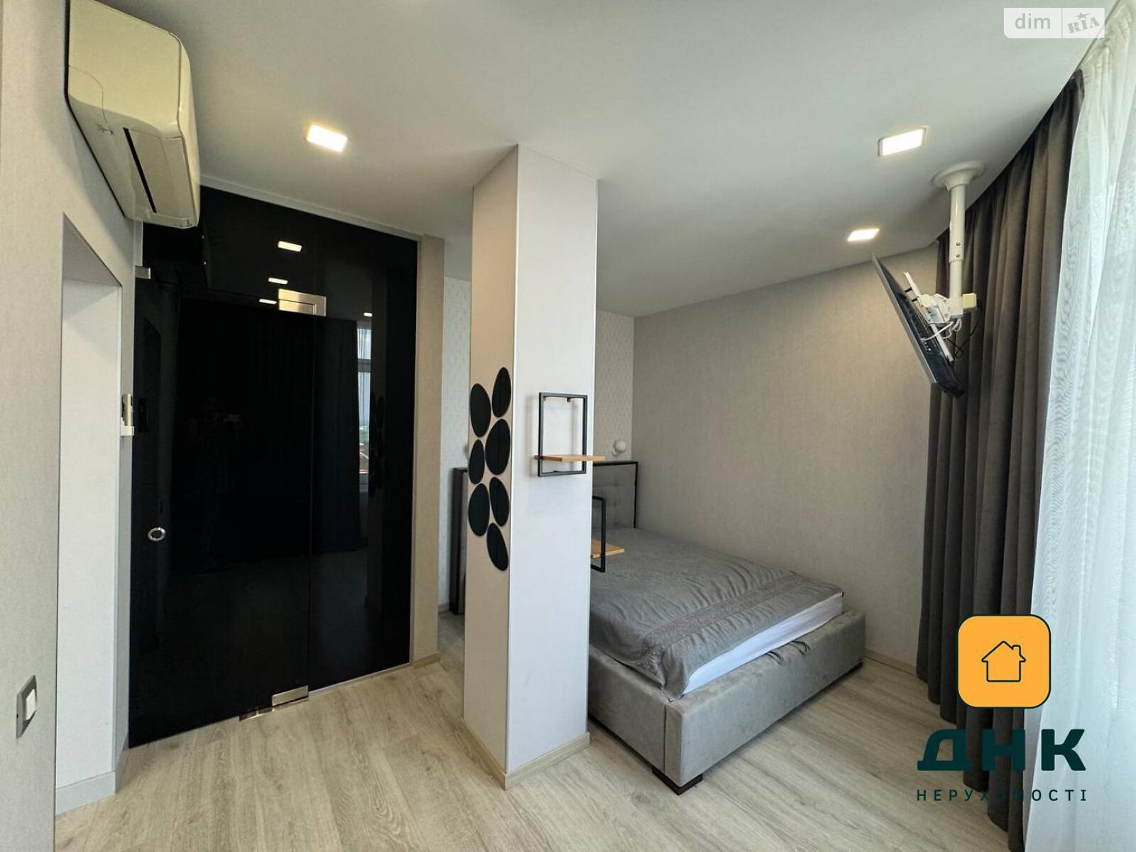 Продаж двокімнатної квартири в Одесі, на вул. Літературна 8, район Приморський фото 1