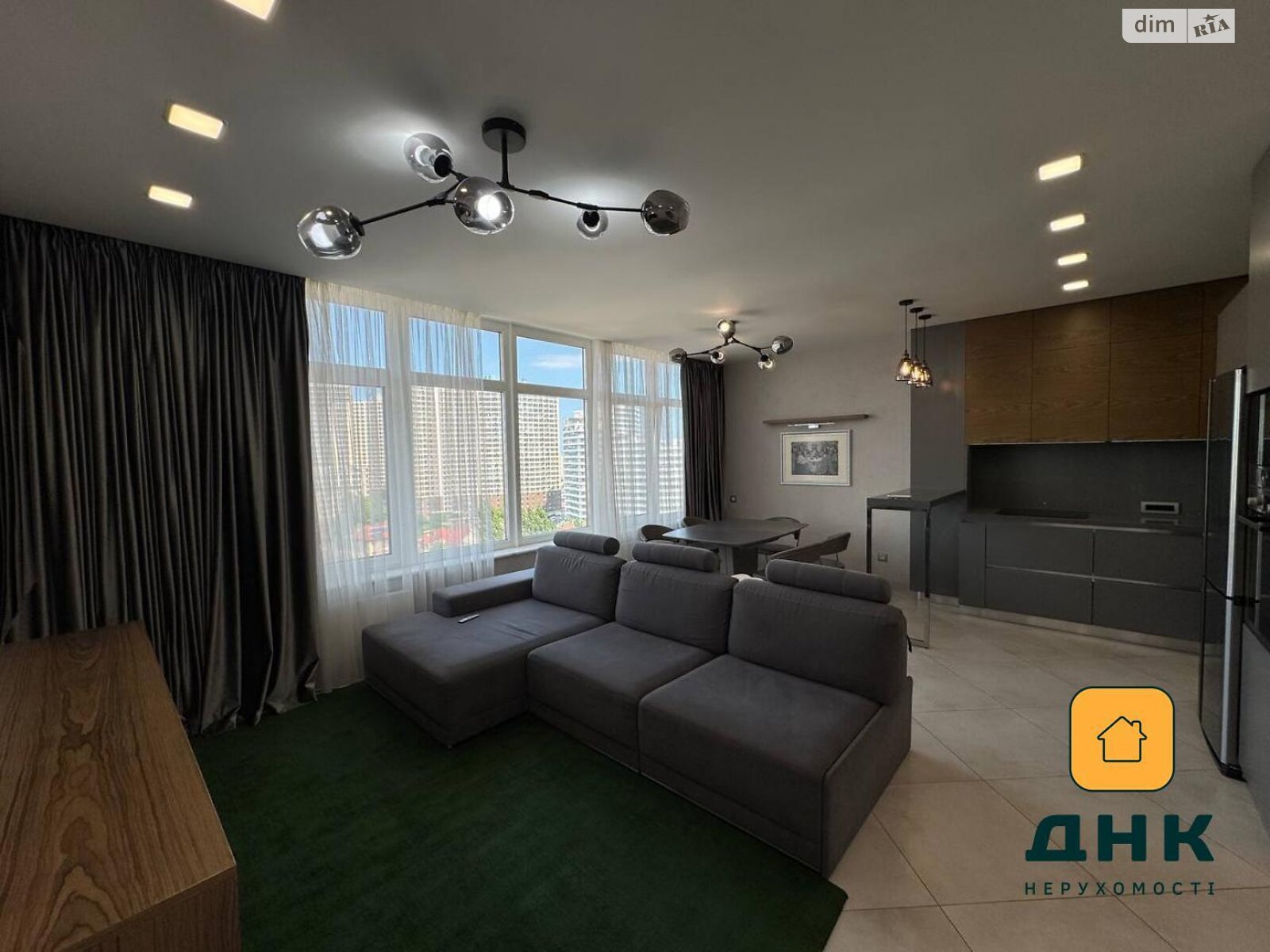 Продаж двокімнатної квартири в Одесі, на вул. Літературна 8, район Приморський фото 1