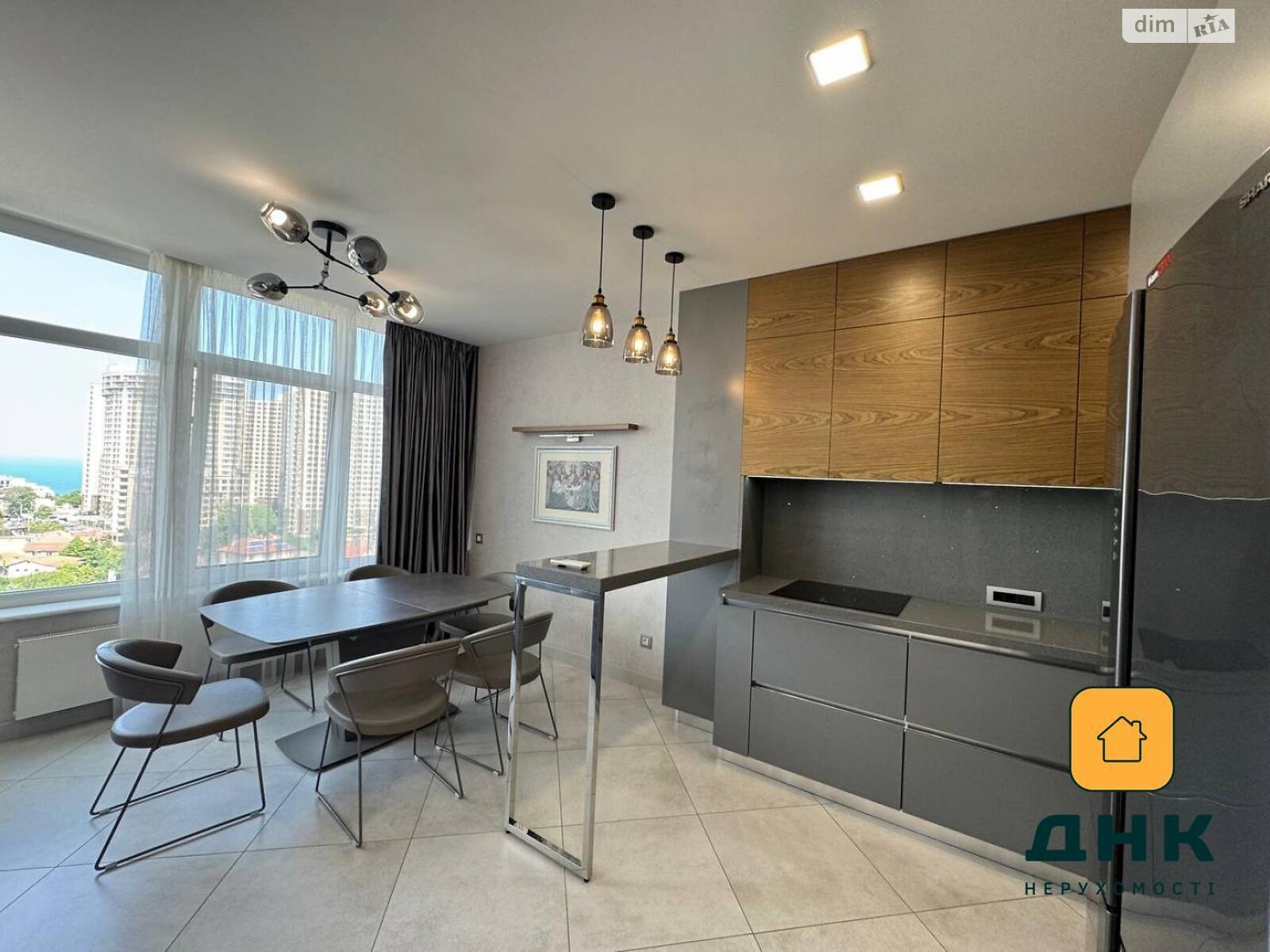 Продаж двокімнатної квартири в Одесі, на вул. Літературна 8, район Приморський фото 1