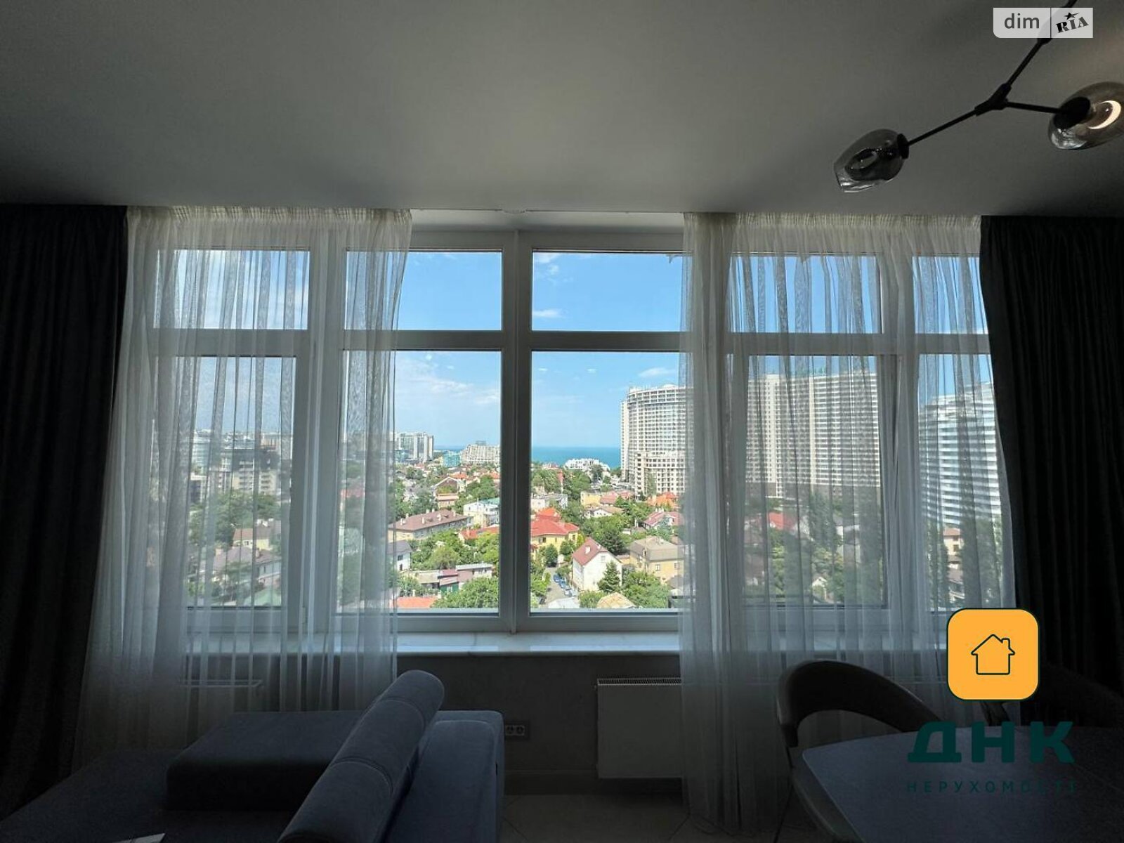 Продаж двокімнатної квартири в Одесі, на вул. Літературна 8, район Приморський фото 1