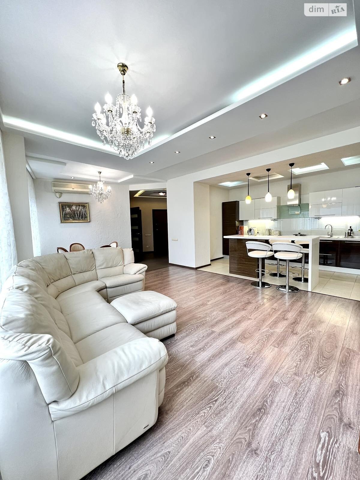 Продажа двухкомнатной квартиры в Одессе, на ул. Литературная 1А, район Приморский фото 1 Продажа двухкомнатной квартиры в Одессе, на ул. Литературная 1А, район Приморский фото 1