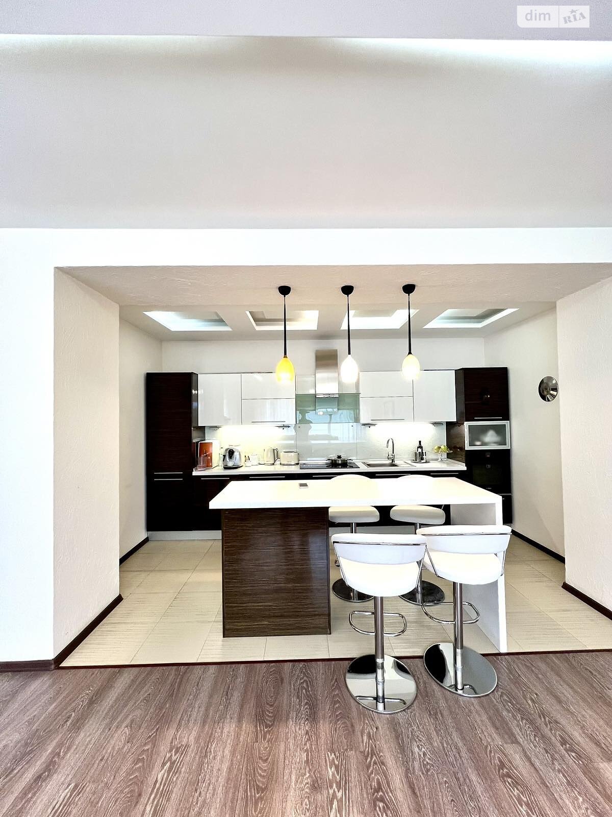 Продажа двухкомнатной квартиры в Одессе, на ул. Литературная 1А, район Приморский фото 1 Продажа двухкомнатной квартиры в Одессе, на ул. Литературная 1А, район Приморский фото 1