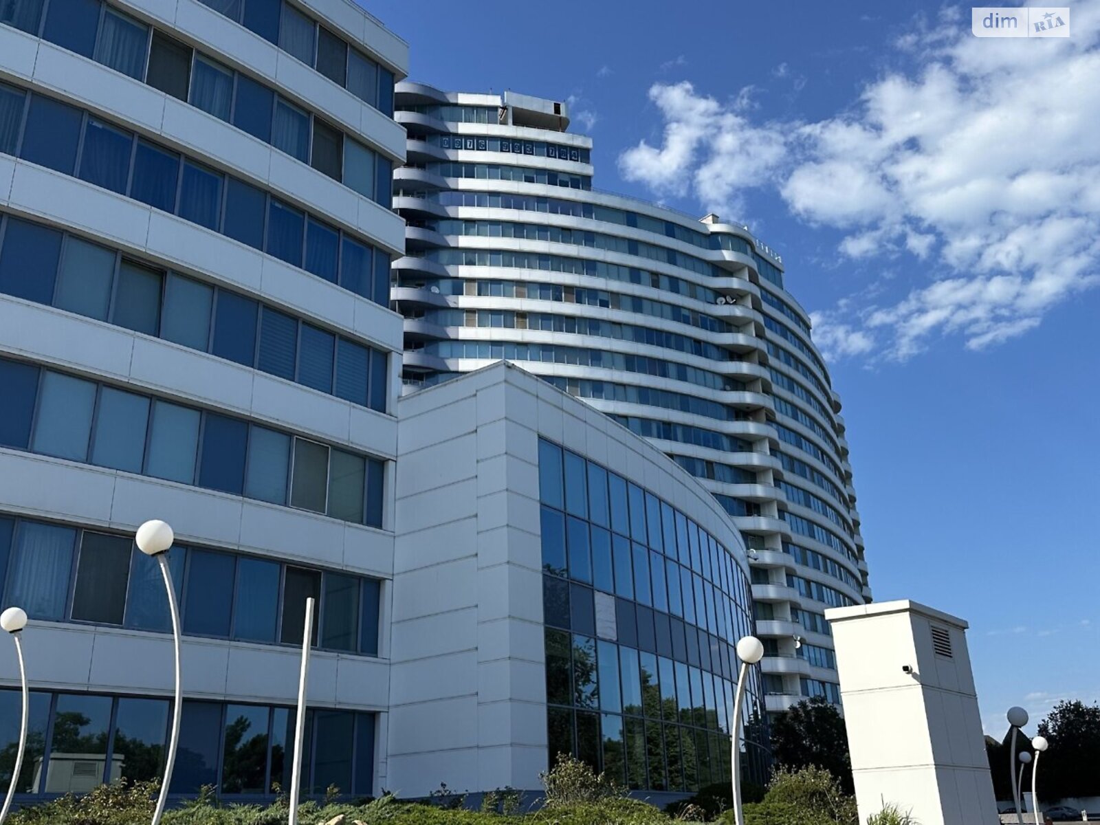 Продажа двухкомнатной квартиры в Одессе, на ул. Литературная 1А, район Приморский фото 1 Продажа двухкомнатной квартиры в Одессе, на ул. Литературная 1А, район Приморский фото 1