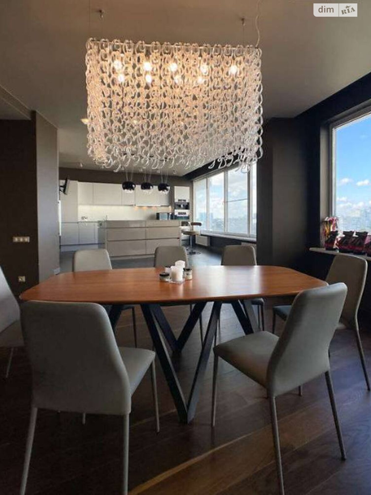 Продаж чотирикімнатної квартири в Одесі, на вул. Літературна 1А, район Приморський фото 1