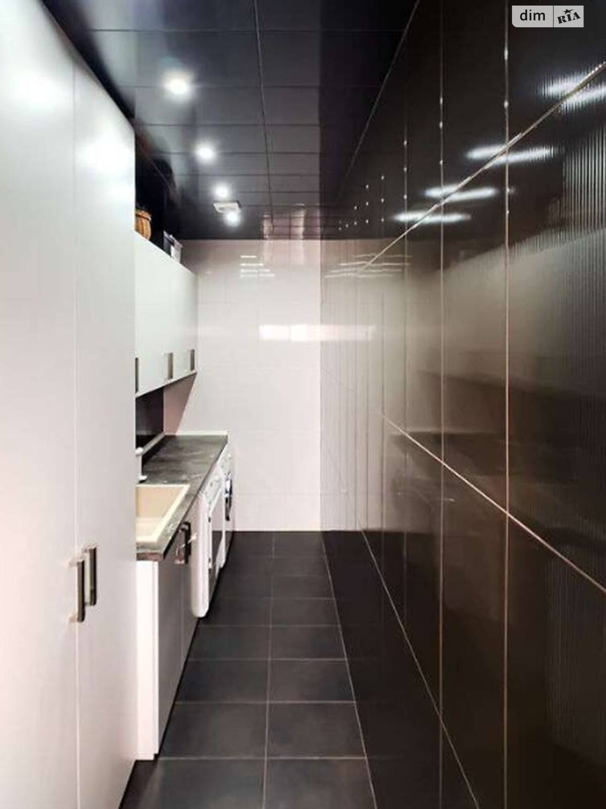 Продаж чотирикімнатної квартири в Одесі, на вул. Літературна 1А, район Приморський фото 1