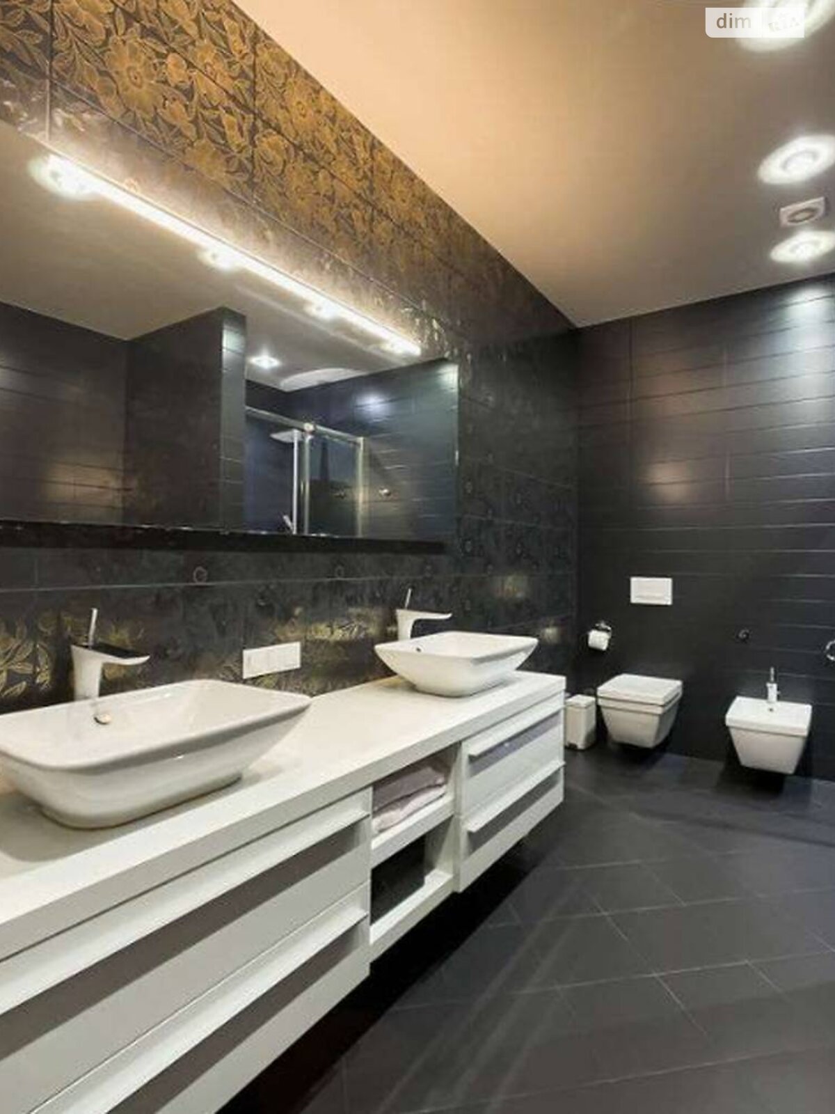 Продаж чотирикімнатної квартири в Одесі, на вул. Літературна 1А, район Приморський фото 1