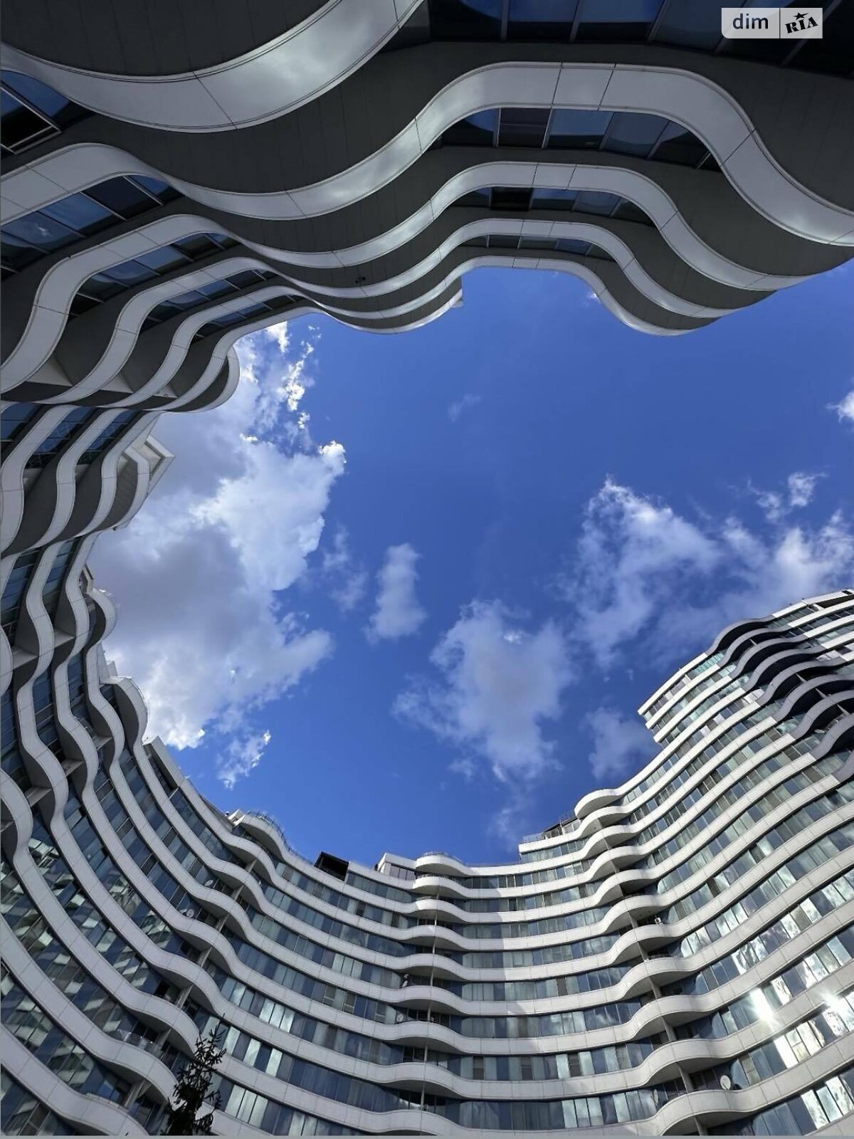 Продажа четырехкомнатной квартиры в Одессе, на ул. Литературная 1А, район Приморский фото 1