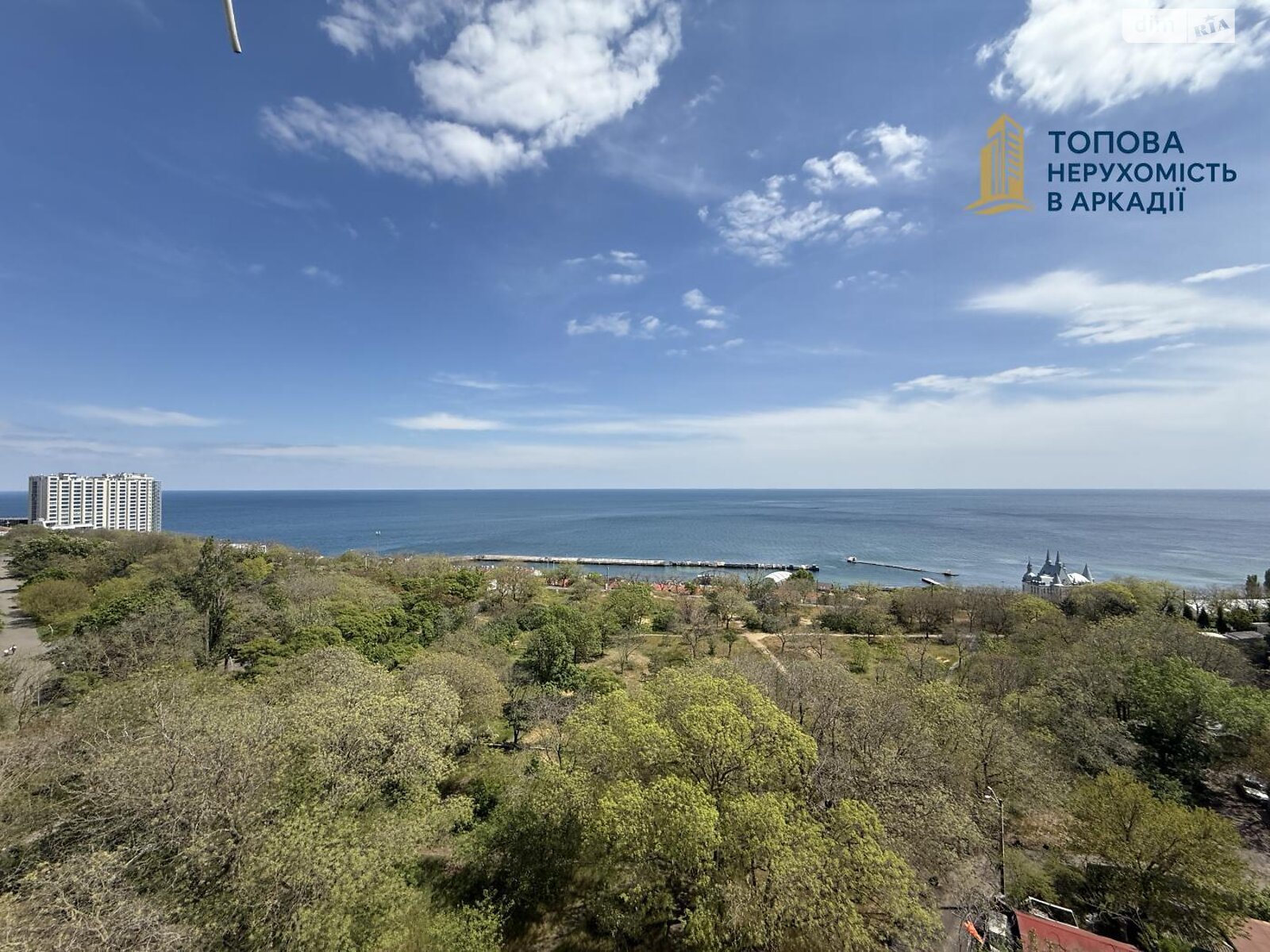 Продажа трехкомнатной квартиры в Одессе, на ул. Литературная 12А корпус 1, район Приморский фото 1