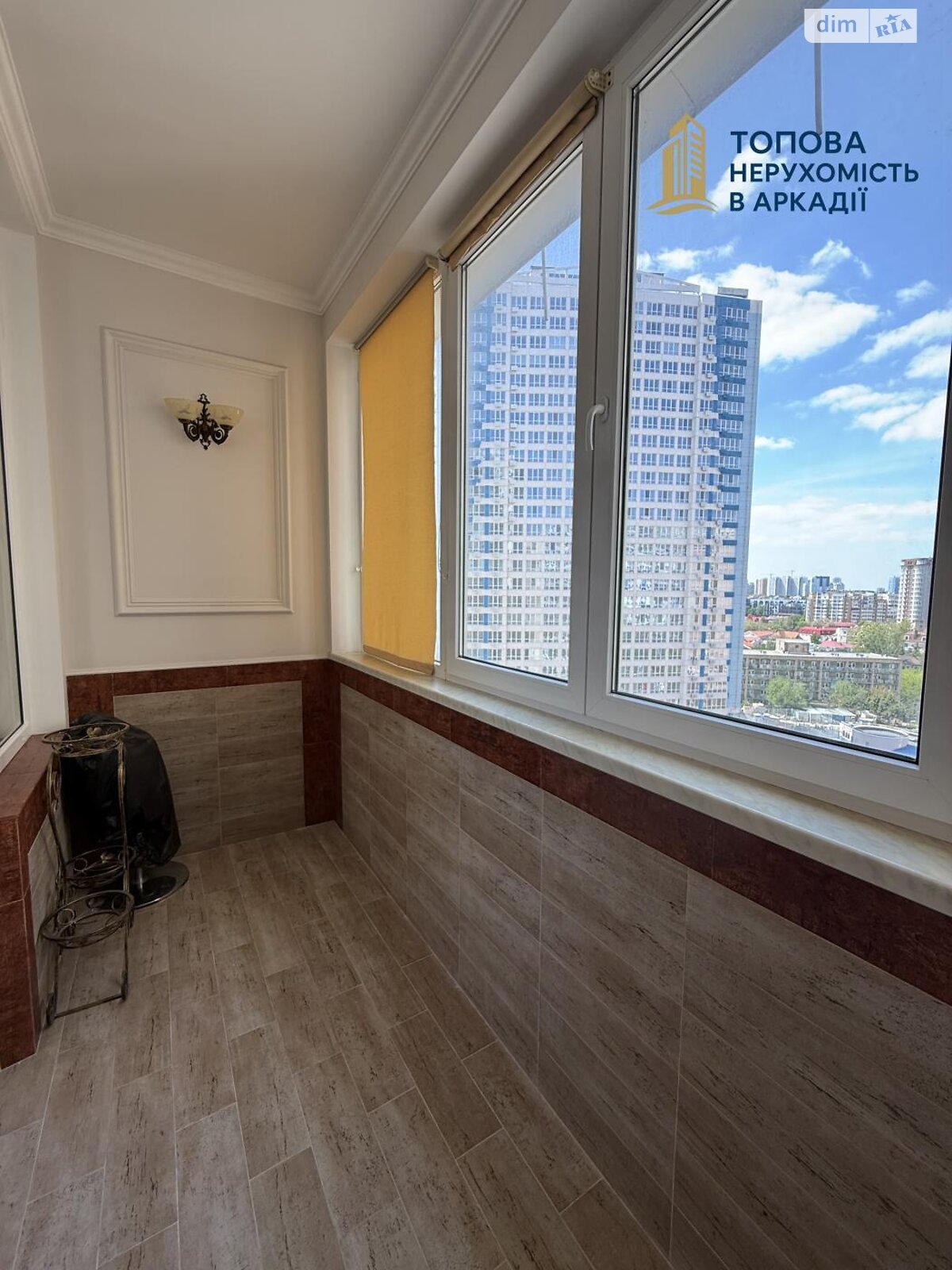 Продажа трехкомнатной квартиры в Одессе, на ул. Литературная 12А корпус 1, район Приморский фото 1