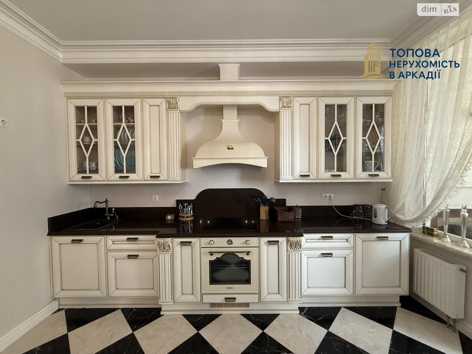 Продажа трехкомнатной квартиры в Одессе, на ул. Литературная 12А корпус 1, район Приморский фото 1