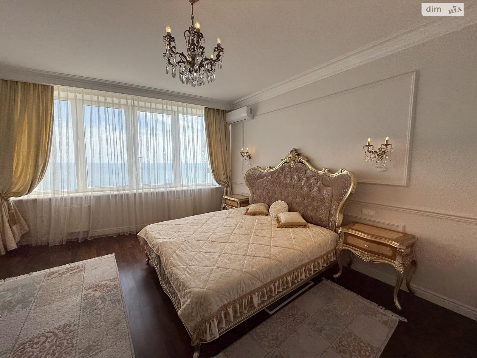 Продаж чотирикімнатної квартири в Одесі, на вул. Літературна 12А корпус 1, район Приморський фото 1