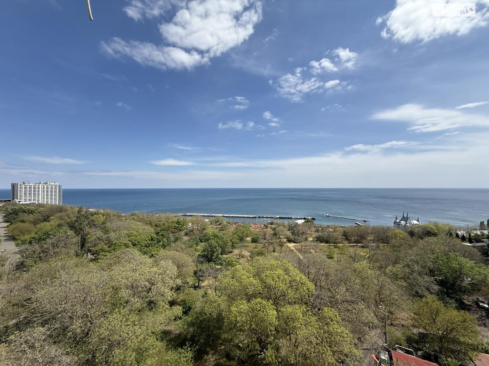 Продаж чотирикімнатної квартири в Одесі, на вул. Літературна 12А корпус 1, район Приморський фото 1