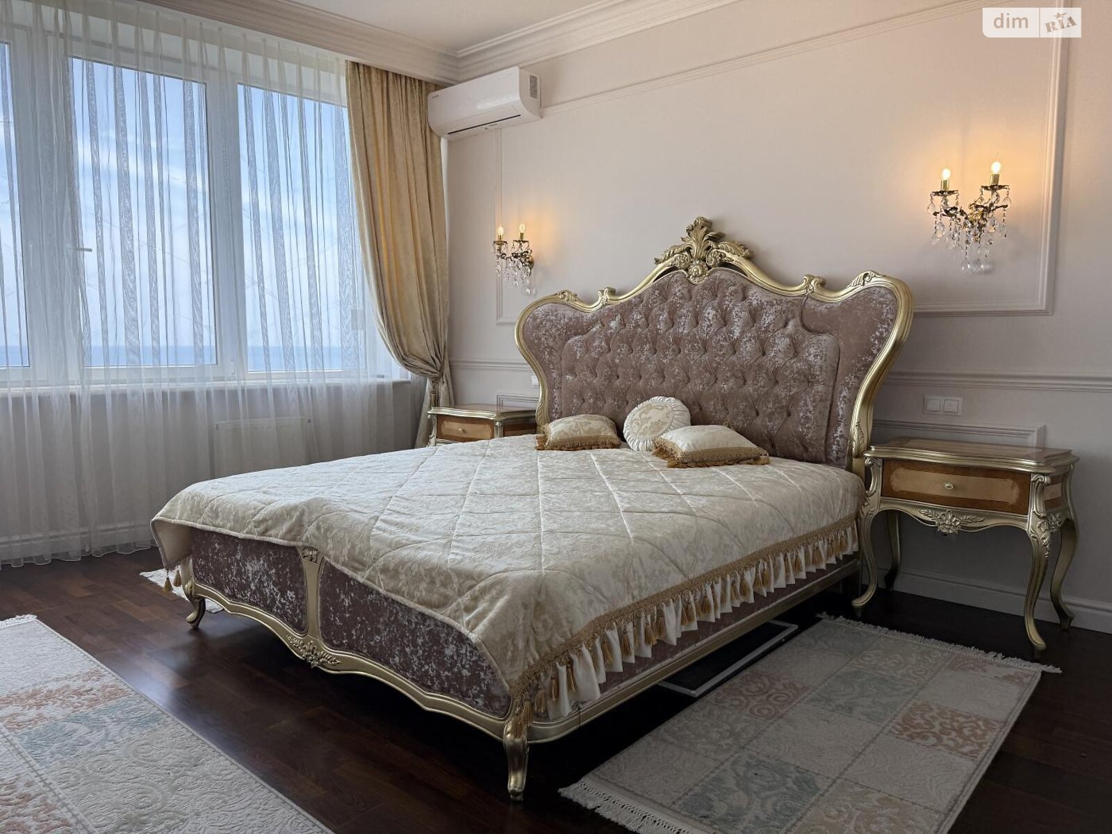 Продаж чотирикімнатної квартири в Одесі, на вул. Літературна 12А корпус 1, район Приморський фото 1