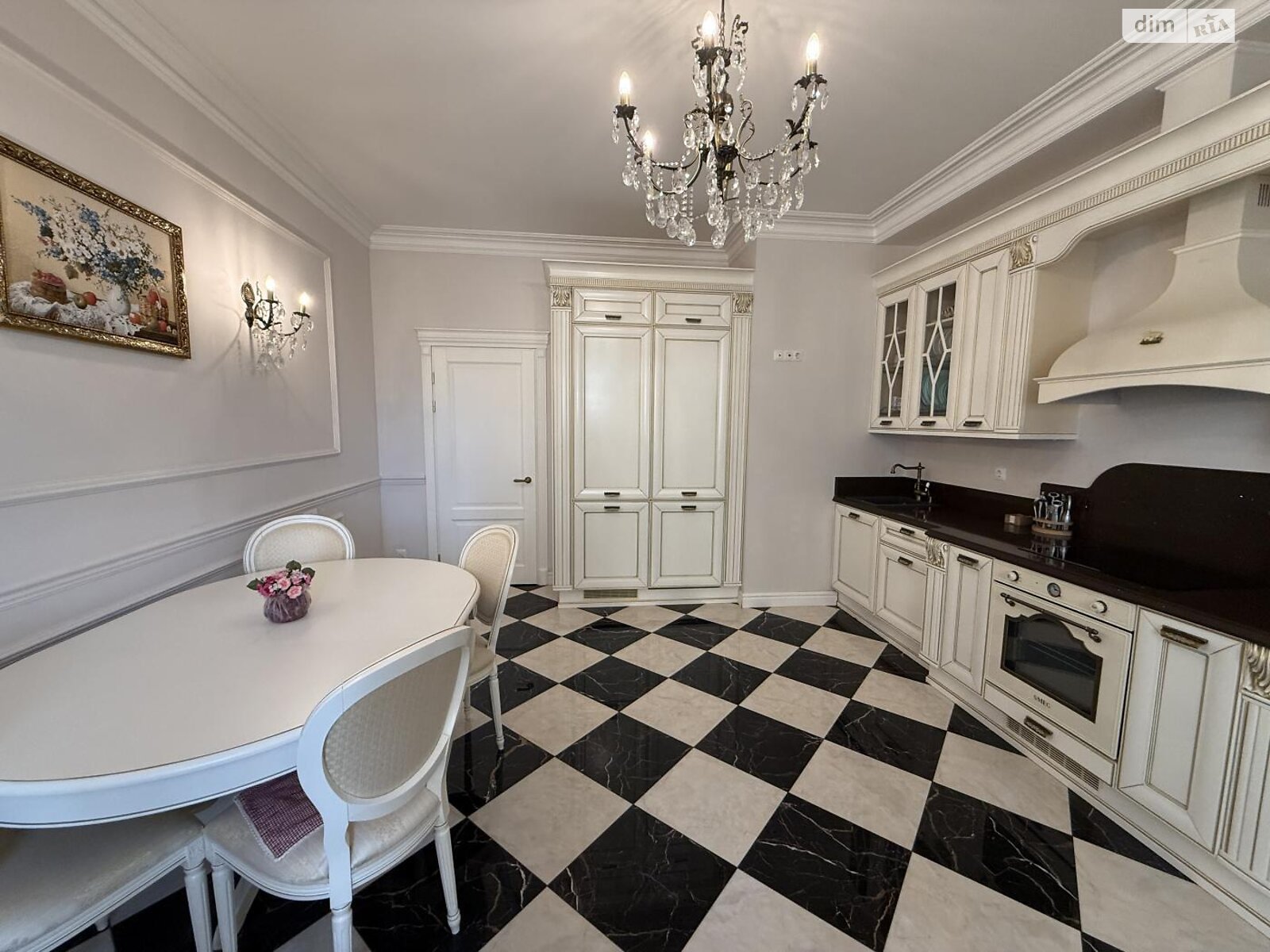 Продаж чотирикімнатної квартири в Одесі, на вул. Літературна 12А корпус 1, район Приморський фото 1