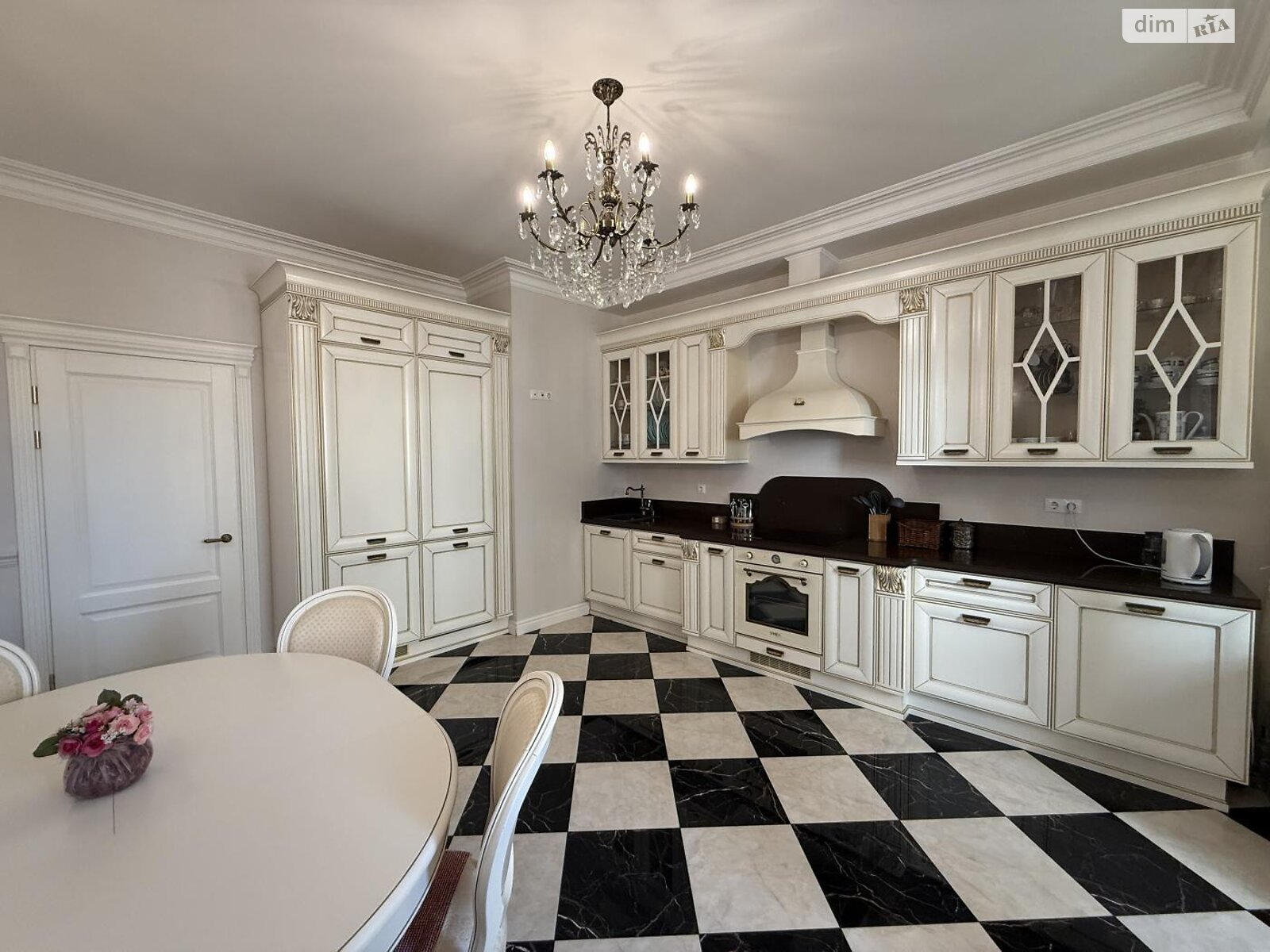 Продаж чотирикімнатної квартири в Одесі, на вул. Літературна 12А корпус 1, район Приморський фото 1