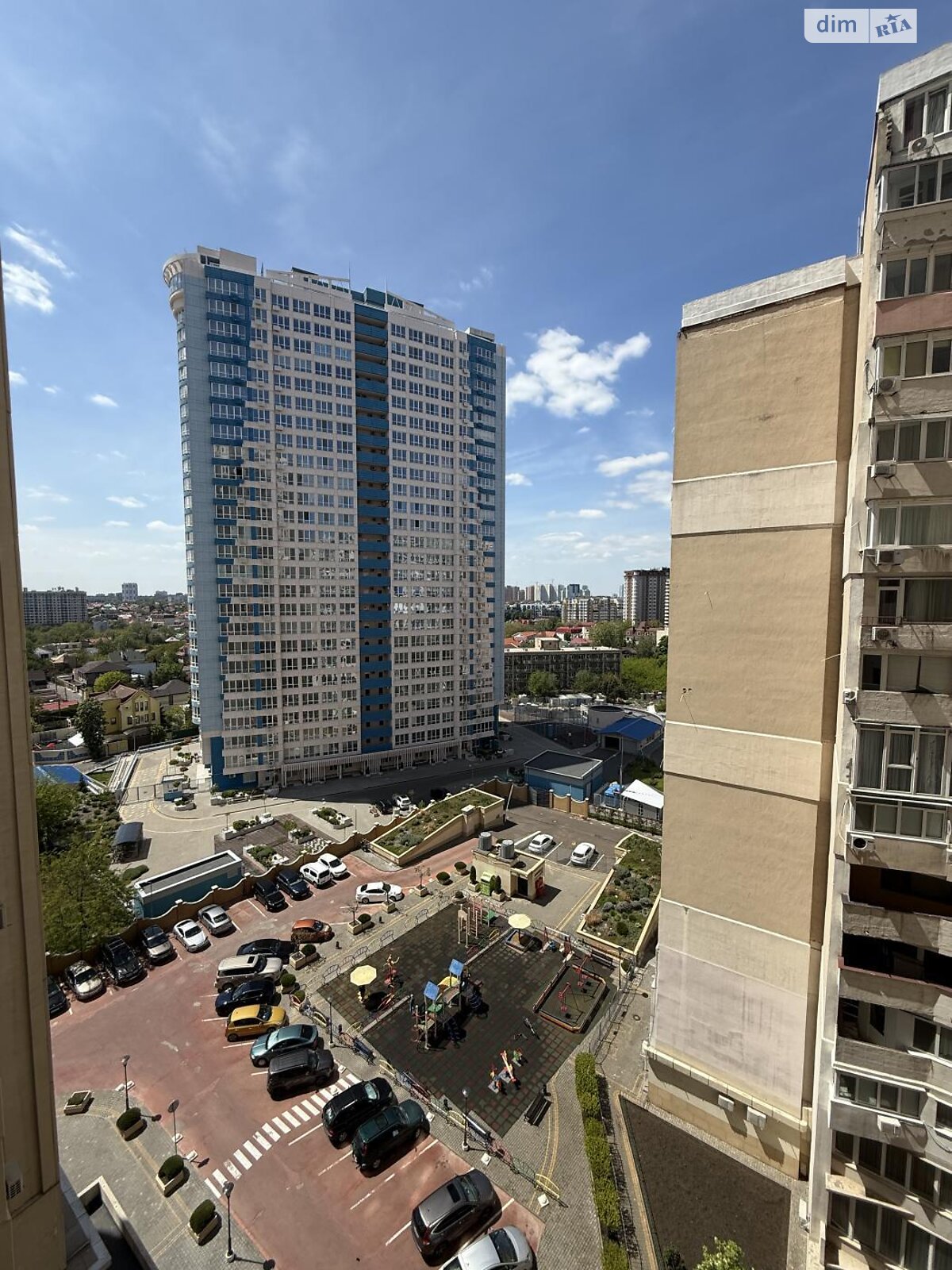 Продаж чотирикімнатної квартири в Одесі, на вул. Літературна 12А корпус 1, район Приморський фото 1