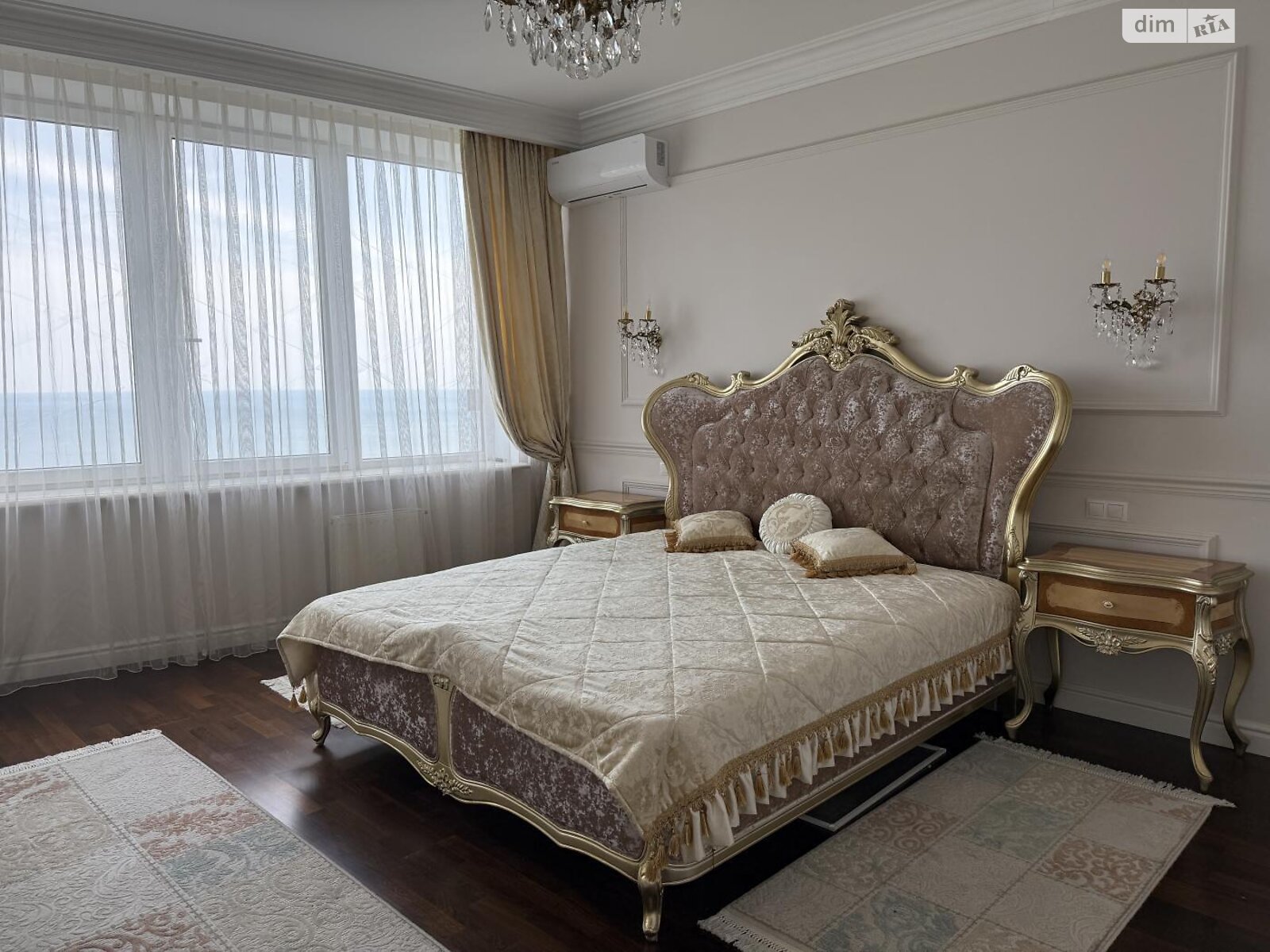 Продаж чотирикімнатної квартири в Одесі, на вул. Літературна 12А корпус 1, район Приморський фото 1