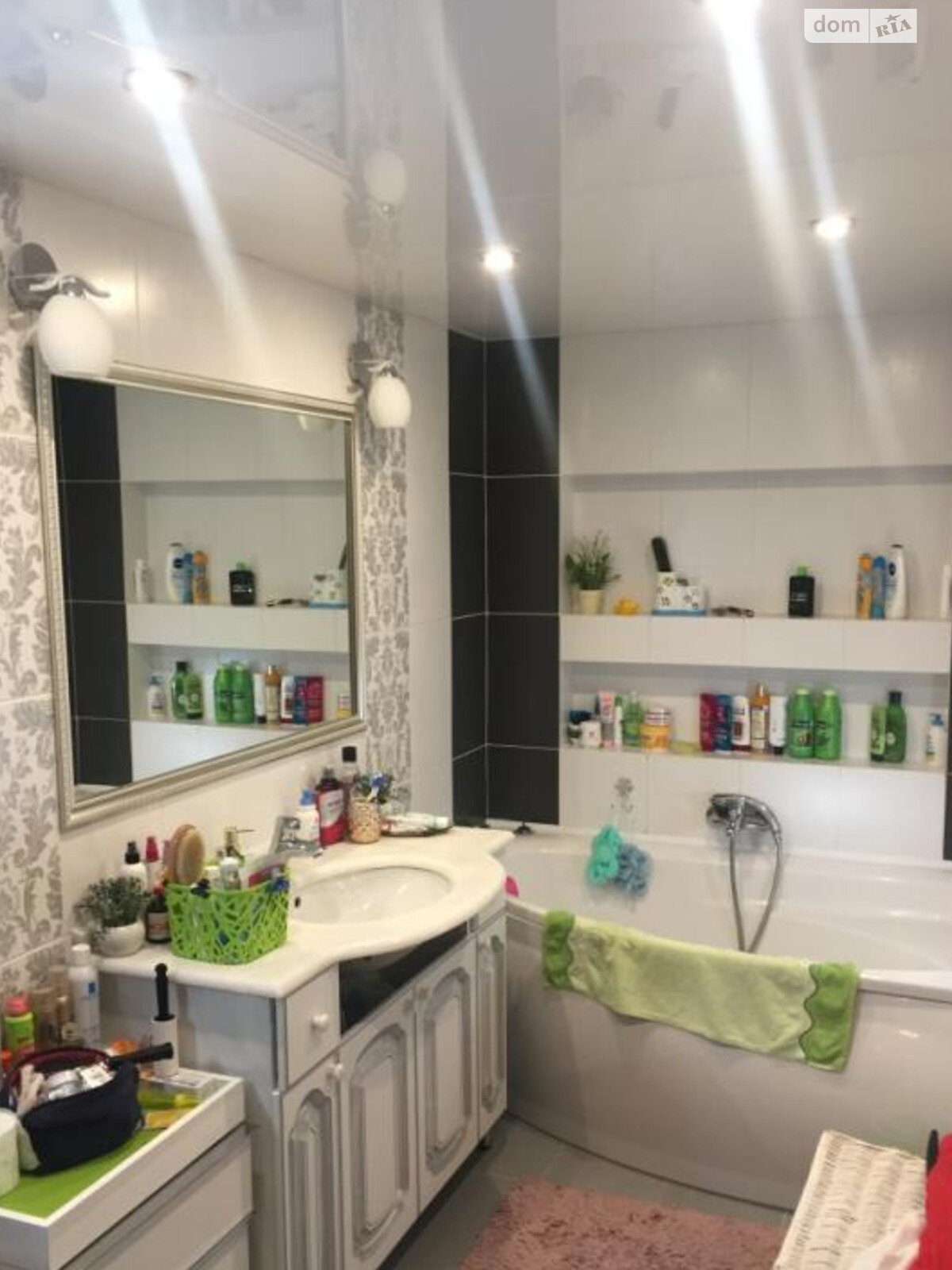 Продажа трехкомнатной квартиры в Одессе, на пл. Льва Толстого, район Приморский фото 1 Продажа трехкомнатной квартиры в Одессе, на пл. Льва Толстого, район Приморский фото 1
