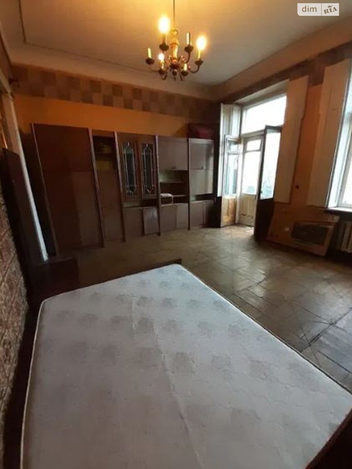 Продажа трехкомнатной квартиры в Одессе, на пл. Льва Толстого, район Приморский фото 1 Продажа трехкомнатной квартиры в Одессе, на пл. Льва Толстого, район Приморский фото 1