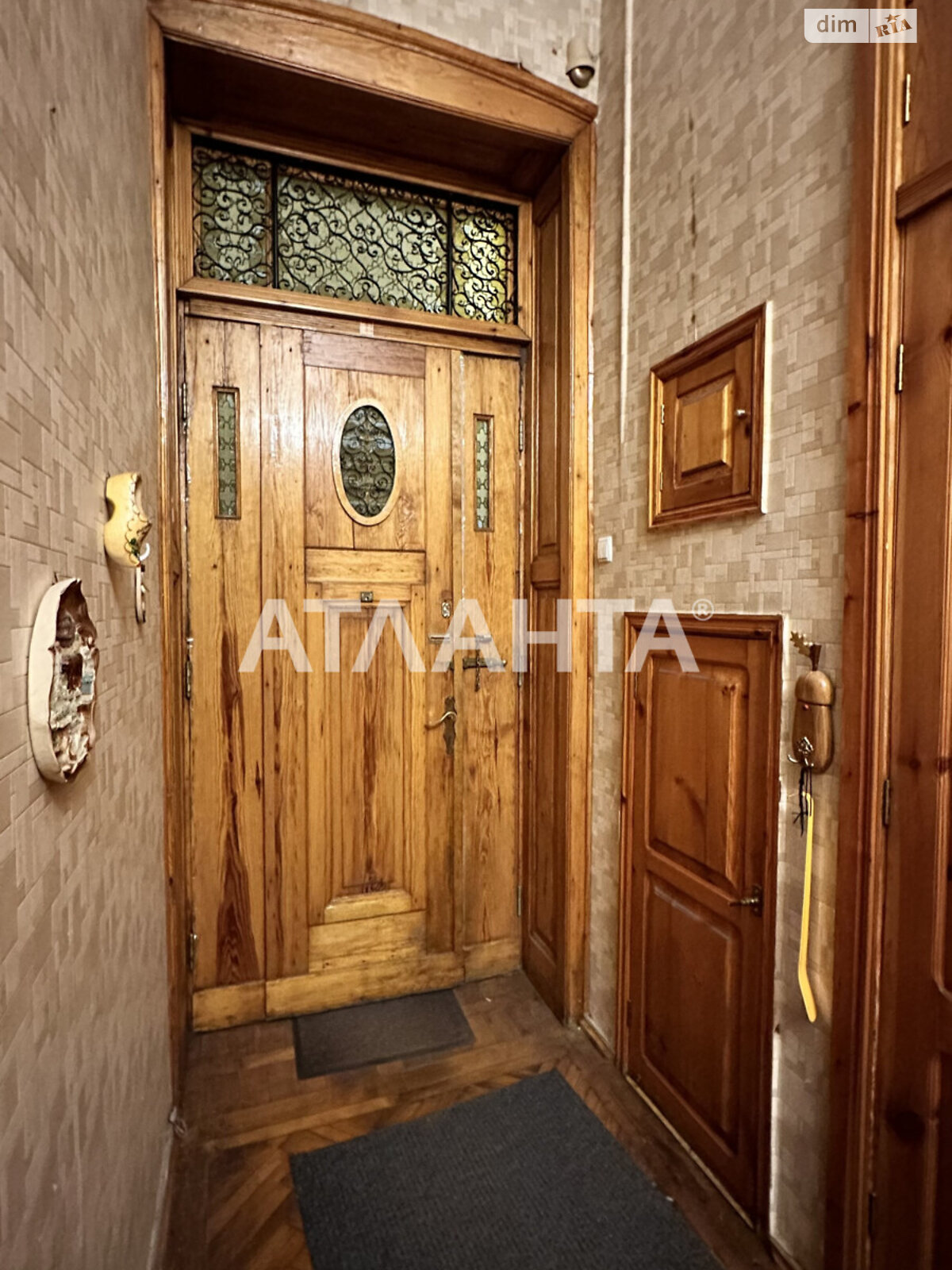 Продажа трехкомнатной квартиры в Одессе, на пл. Льва Толстого, район Приморский фото 1 Продажа трехкомнатной квартиры в Одессе, на пл. Льва Толстого, район Приморский фото 1
